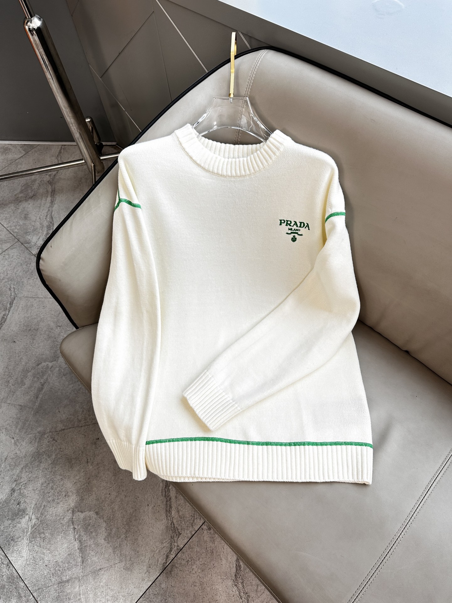 普拉达 Prada 毛衣 2025秋冬最新系列，专柜1:1顶级复刻，顶级版本！加厚款，潮人必备单品！懂货