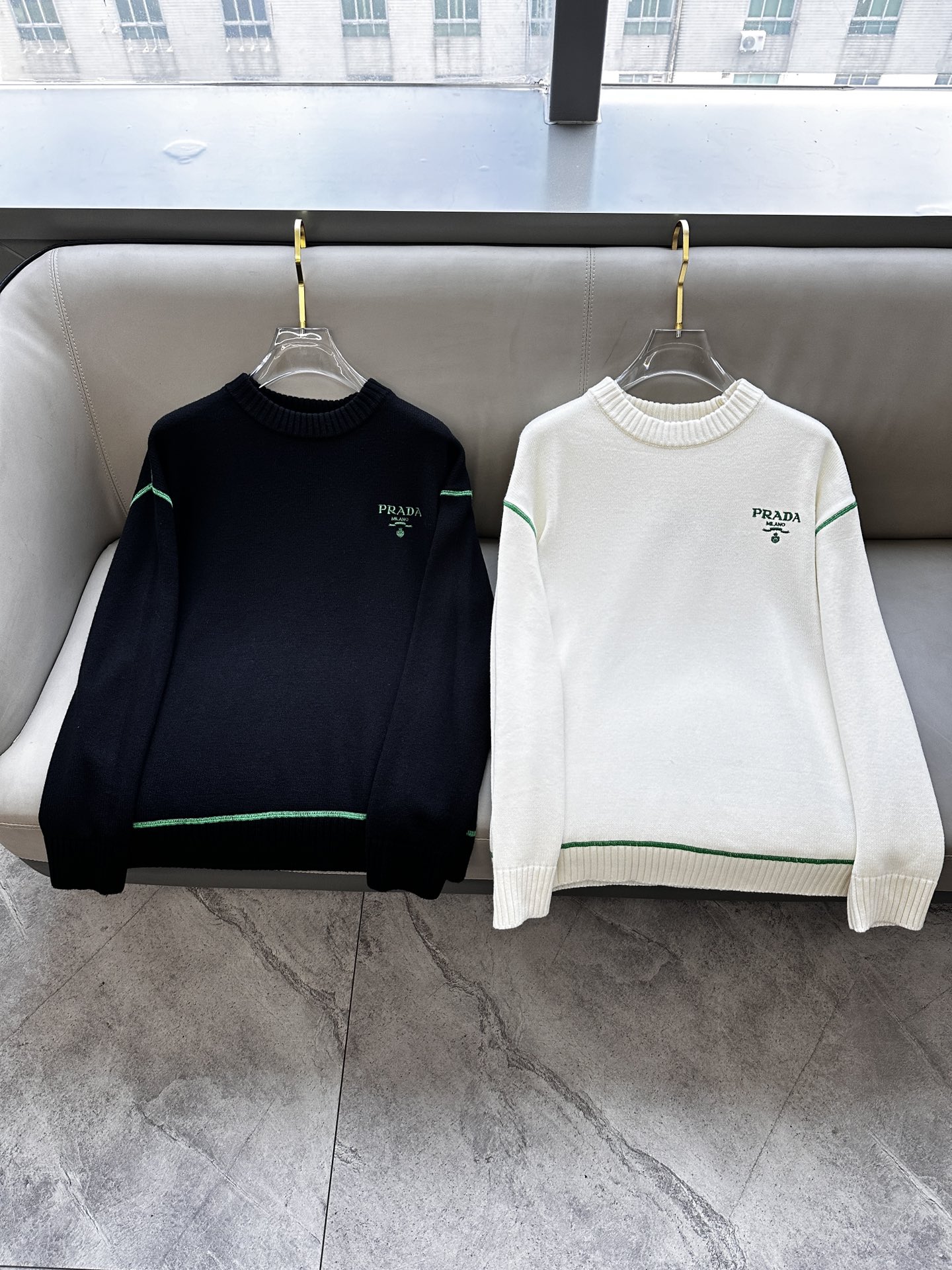 普拉达 Prada 毛衣 2025秋冬最新系列，专柜1:1顶级复刻，顶级版本！加厚款，潮人必备单品！懂货