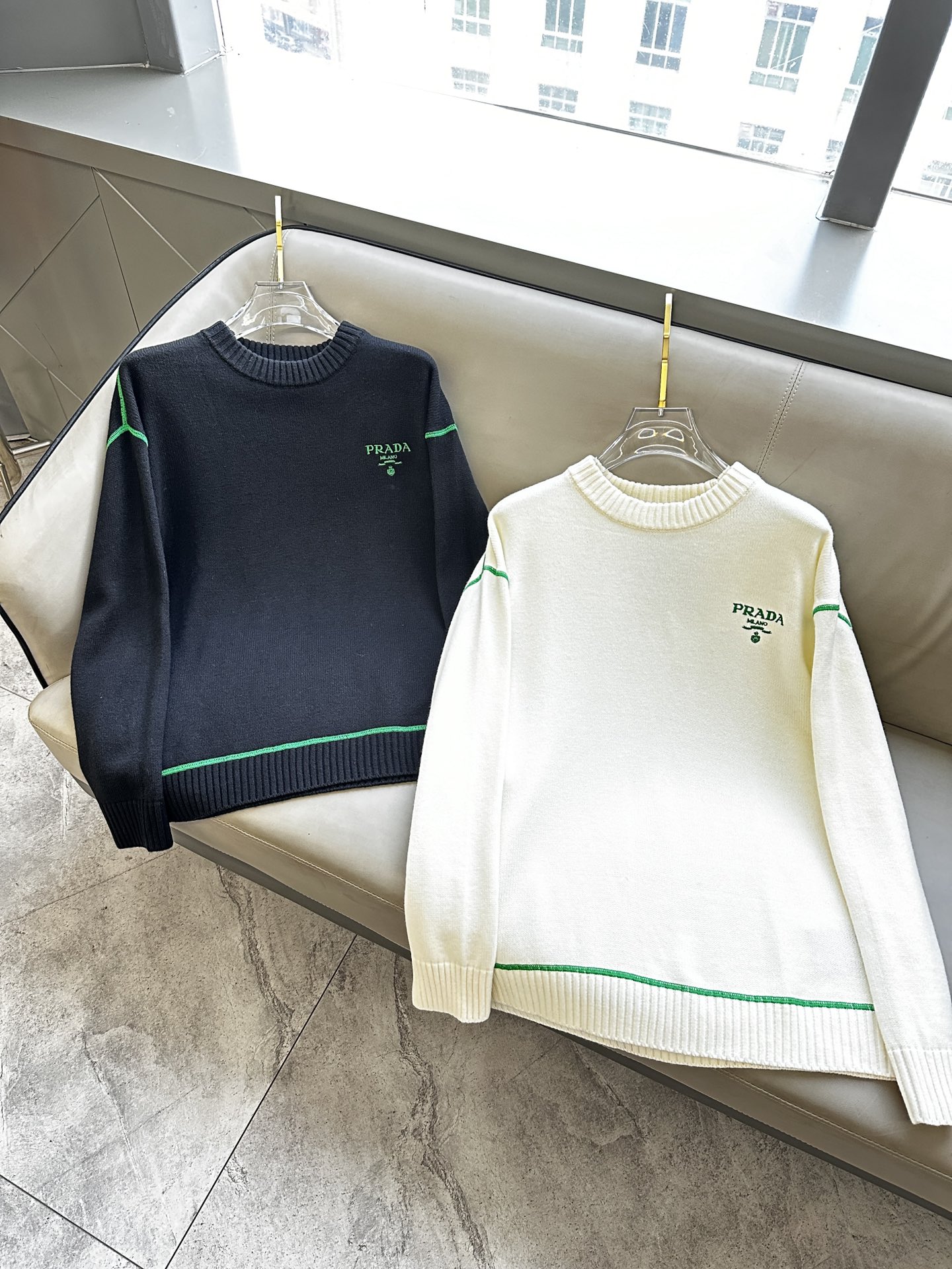 普拉达 Prada 毛衣 2025秋冬最新系列，专柜1:1顶级复刻，顶级版本！加厚款，潮人必备单品！懂货