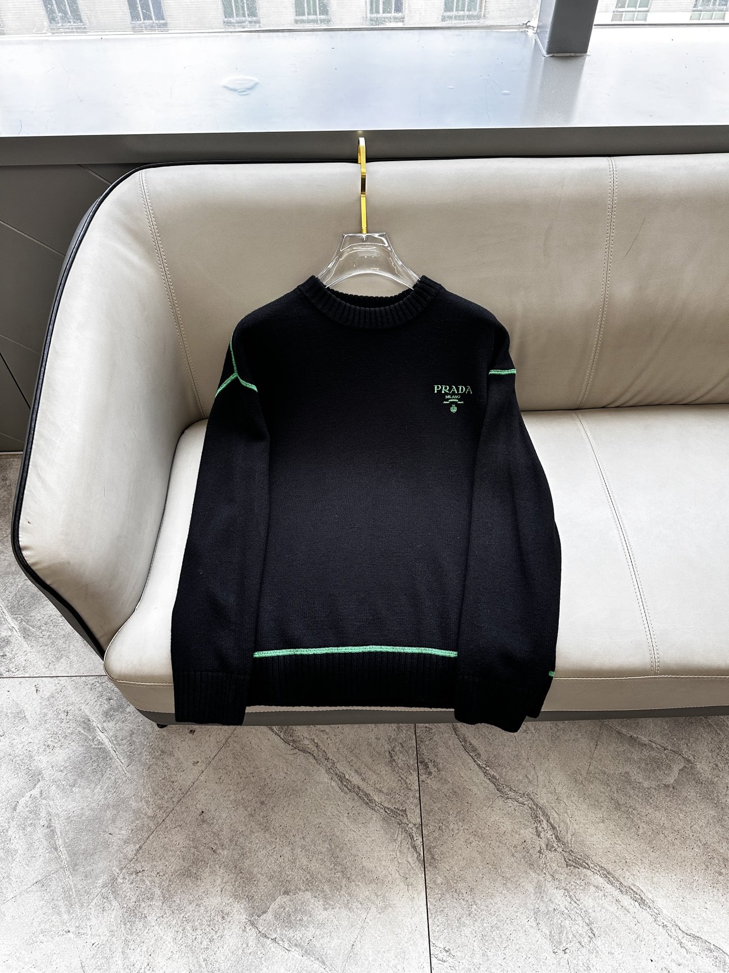 普拉达 Prada 毛衣 2025秋冬最新系列，专柜1:1顶级复刻，顶级版本！加厚款，潮人必备单品！懂货