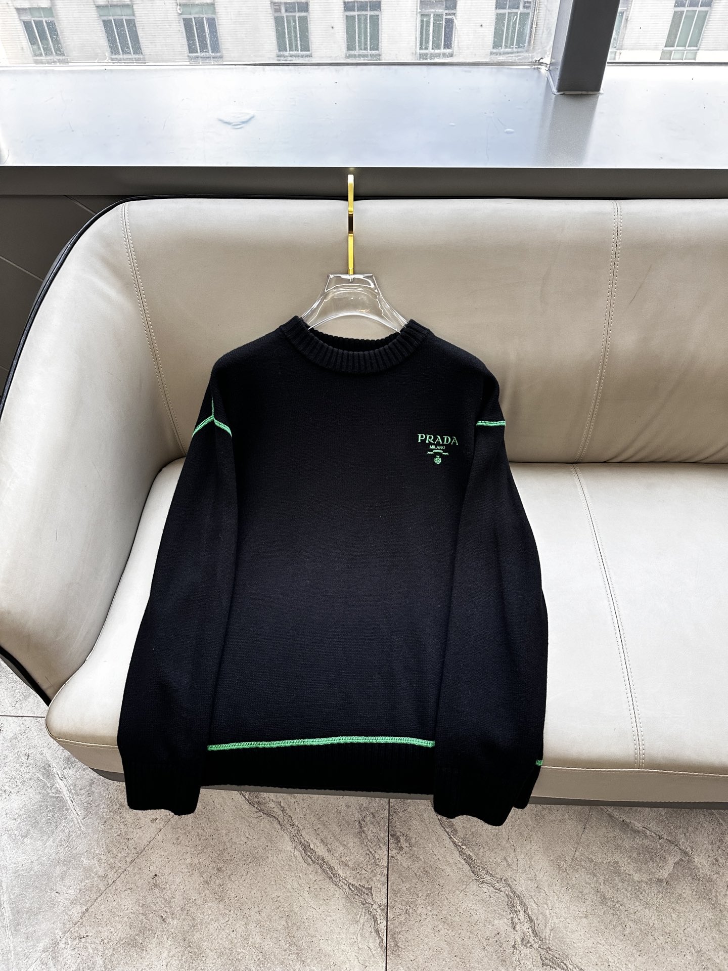 普拉达 Prada 毛衣 2025秋冬最新系列，专柜1:1顶级复刻，顶级版本！加厚款，潮人必备单品！懂货