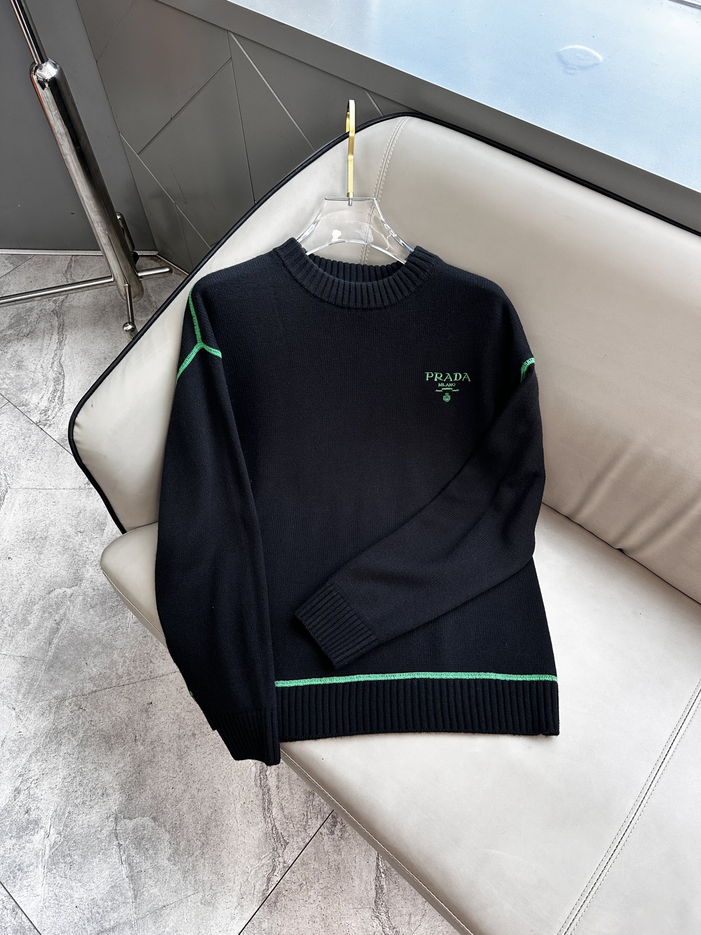 普拉达 Prada 毛衣 2025秋冬最新系列，专柜1:1顶级复刻，顶级版本！加厚款，潮人必备单品！懂货