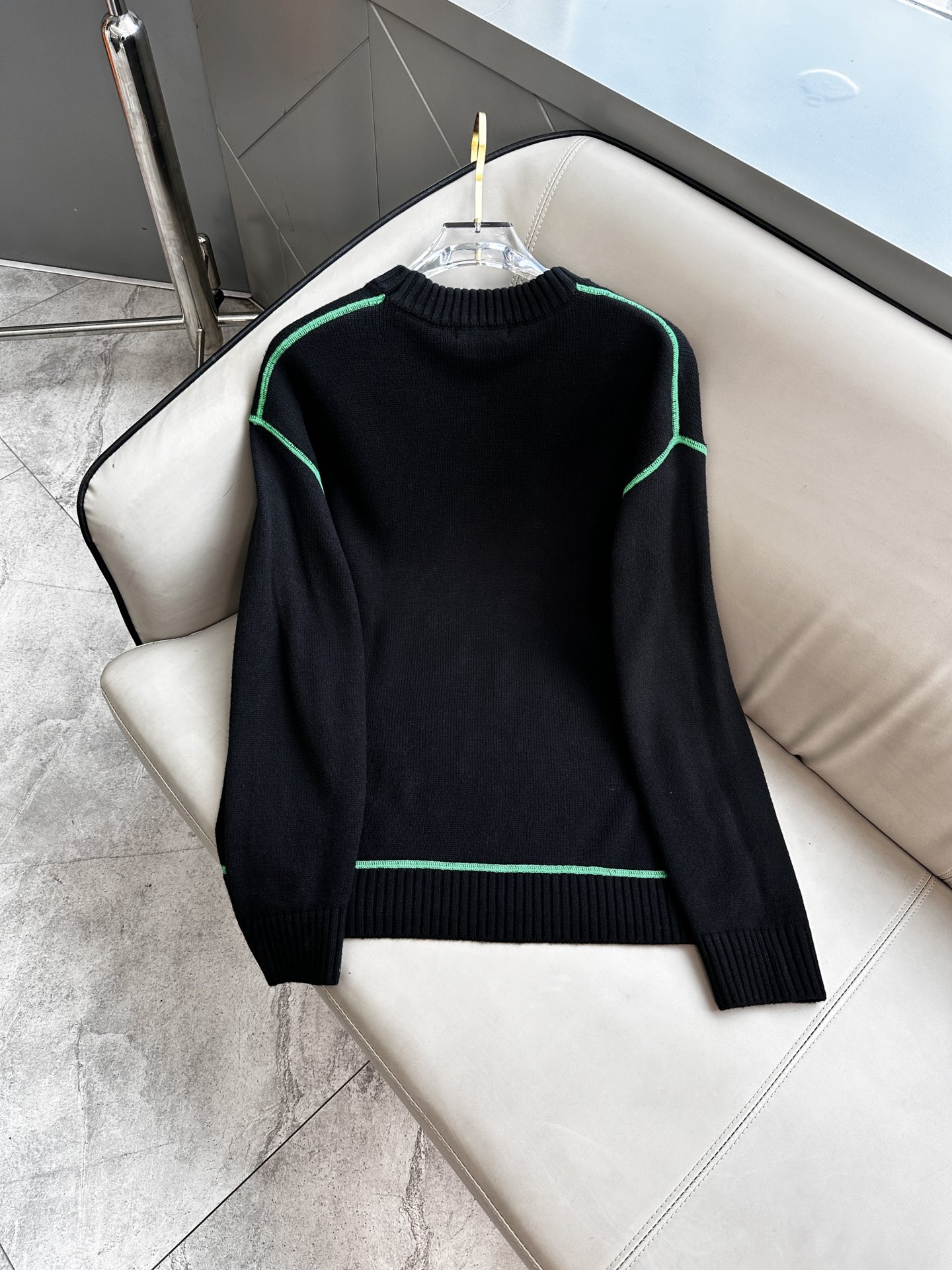 普拉达 Prada 毛衣 2025秋冬最新系列，专柜1:1顶级复刻，顶级版本！加厚款，潮人必备单品！懂货