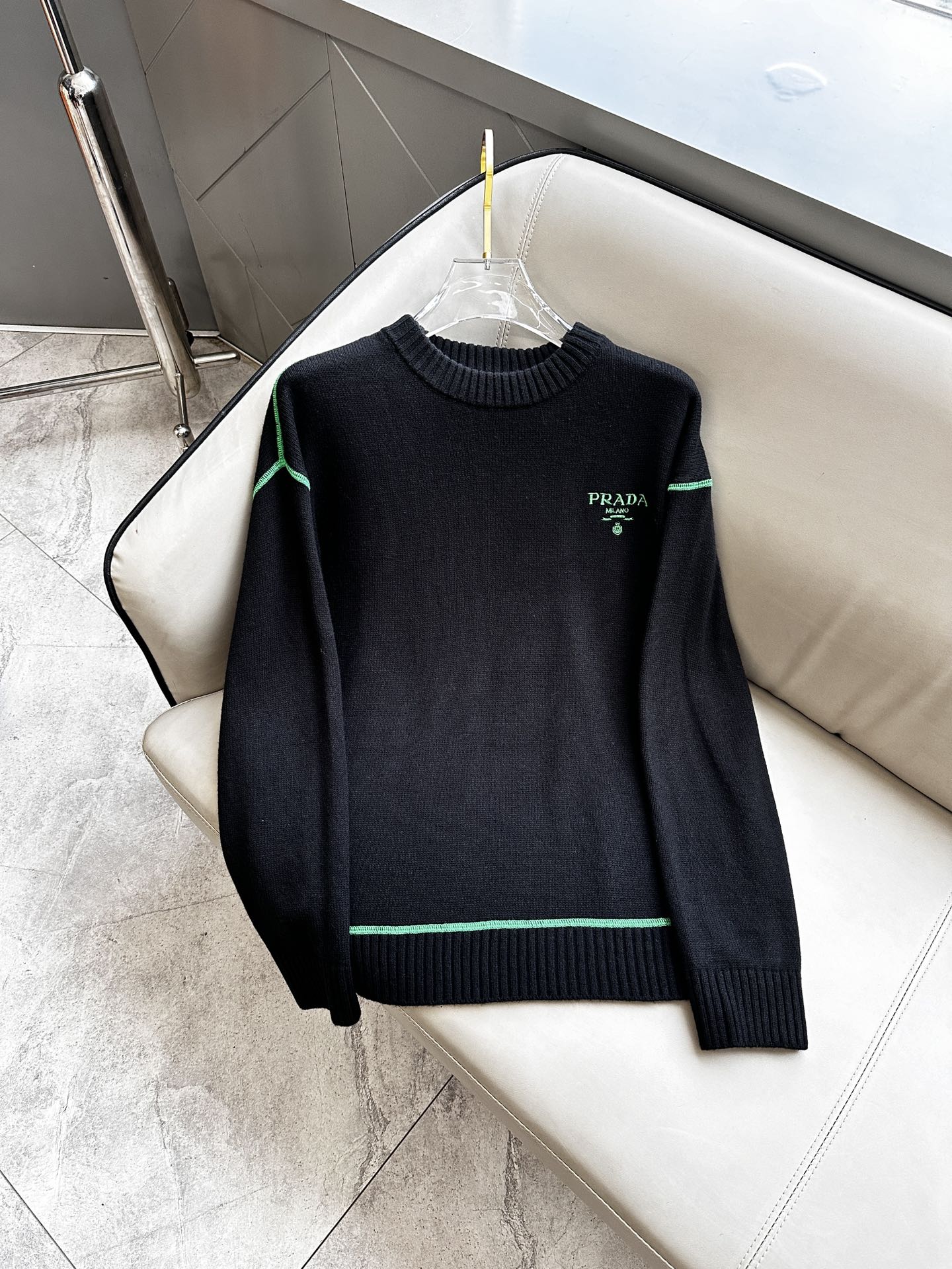 普拉达 Prada 毛衣 2025秋冬最新系列，专柜1:1顶级复刻，顶级版本！加厚款，潮人必备单品！懂货