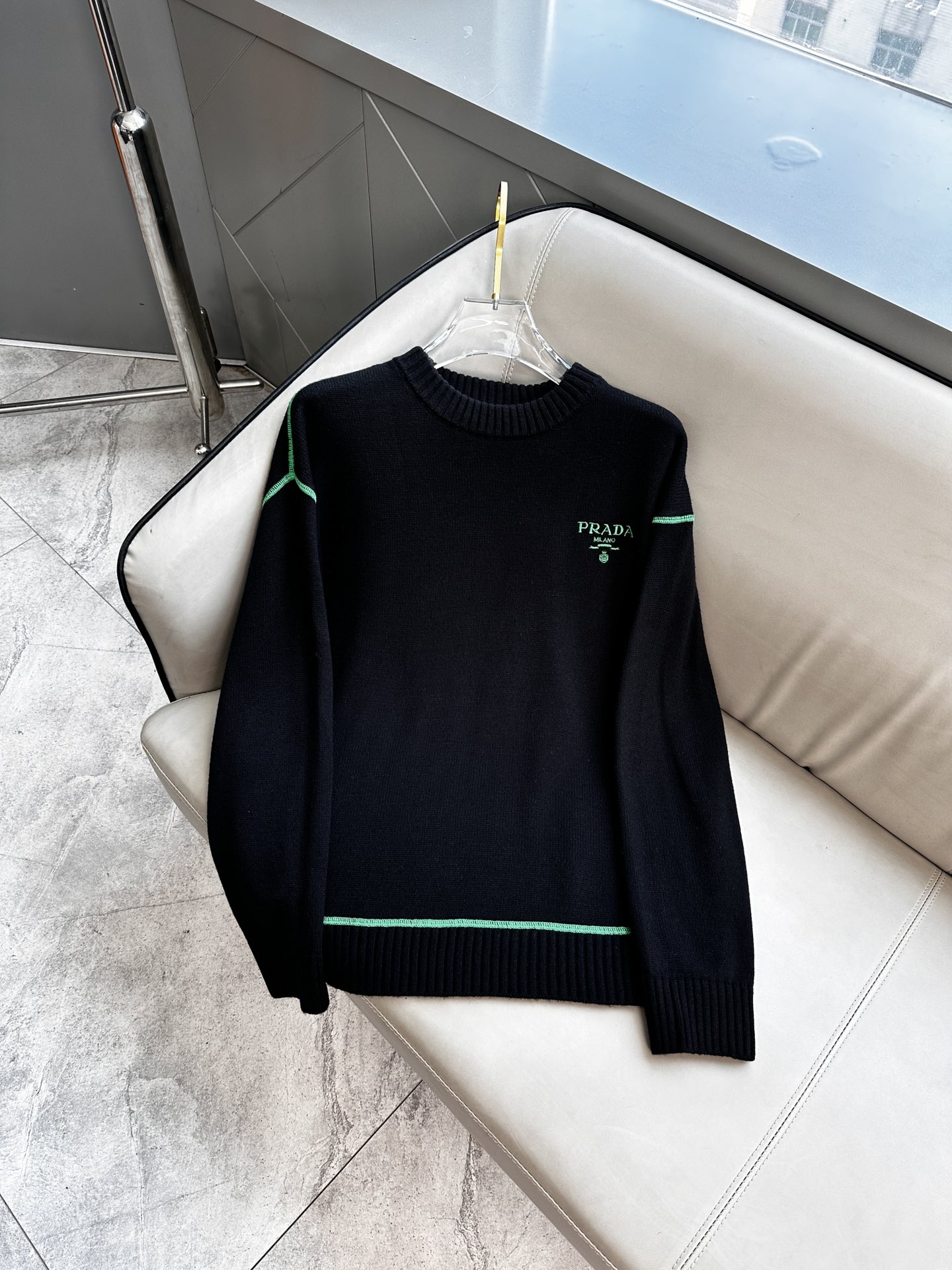 普拉达 Prada 毛衣 2025秋冬最新系列，专柜1:1顶级复刻，顶级版本！加厚款，潮人必备单品！懂货