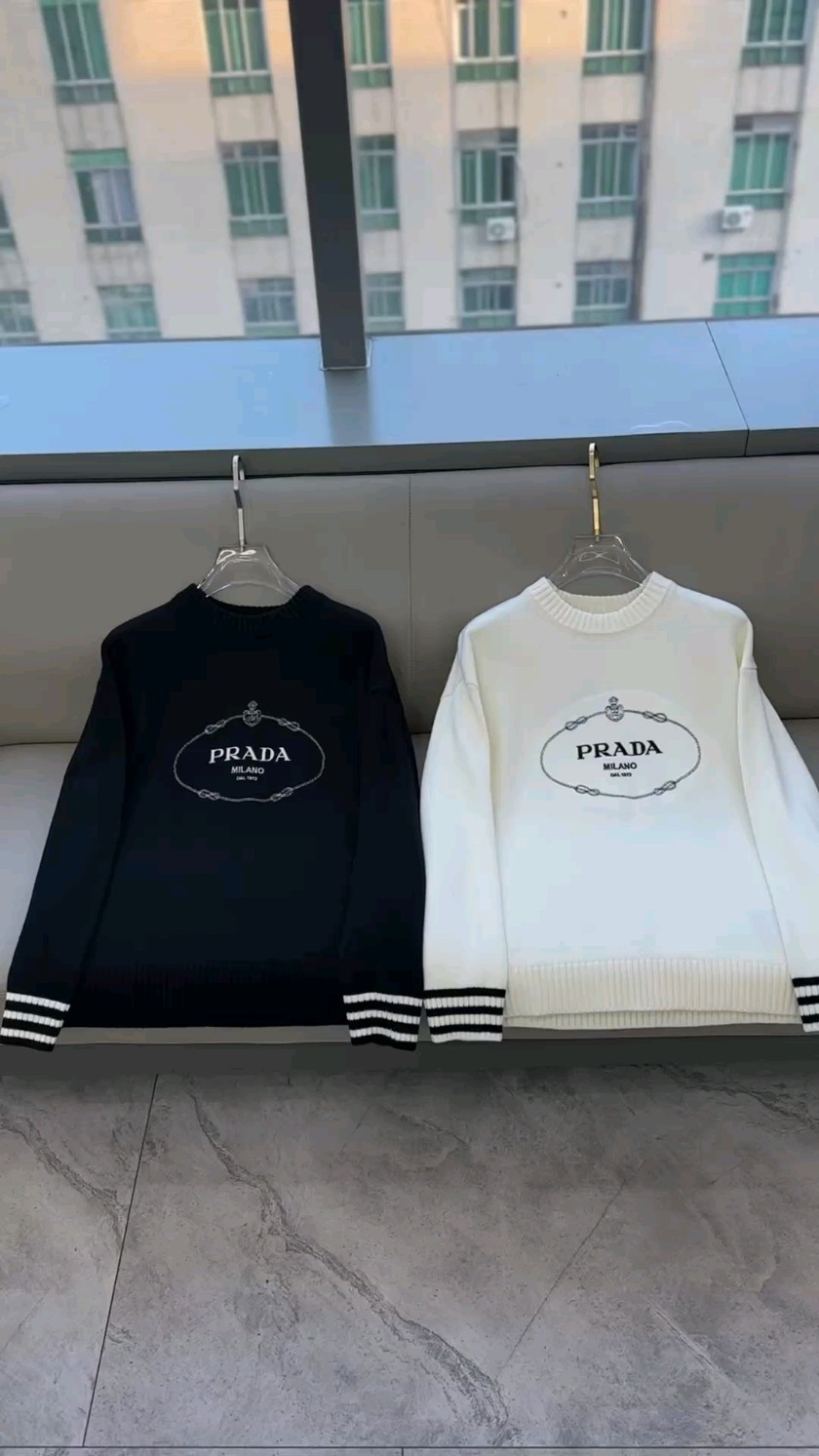 普拉达Prada毛衣2025秋冬最新系列，专柜1:1顶级复刻，顶级版本！加厚款，潮人必备单品！懂货的老铁
