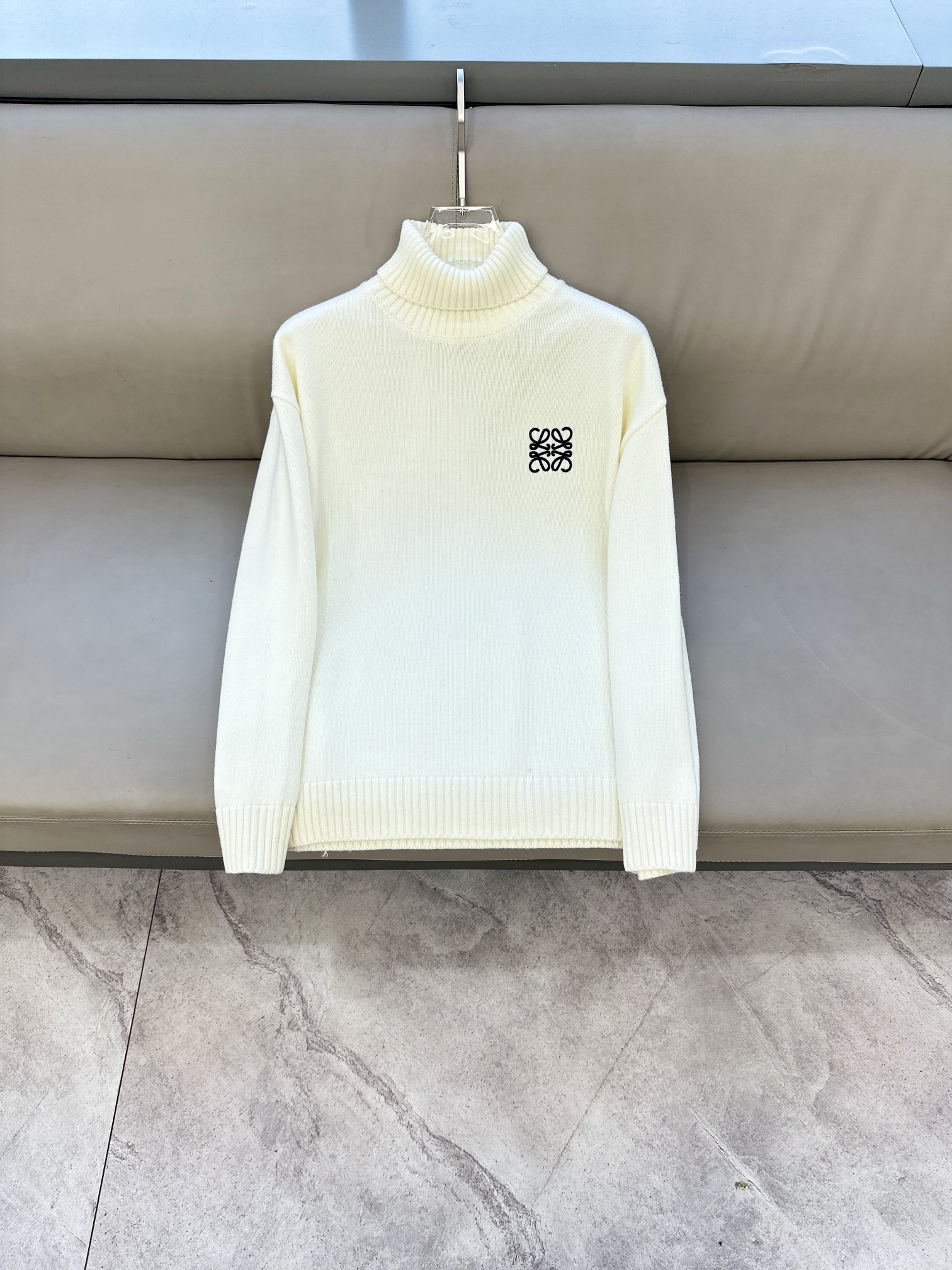 罗意威 毛衣2025秋冬最新系列，专柜1:1顶级复刻，顶级版本！加厚款，潮人必备单品！懂货的老铁赶紧下手