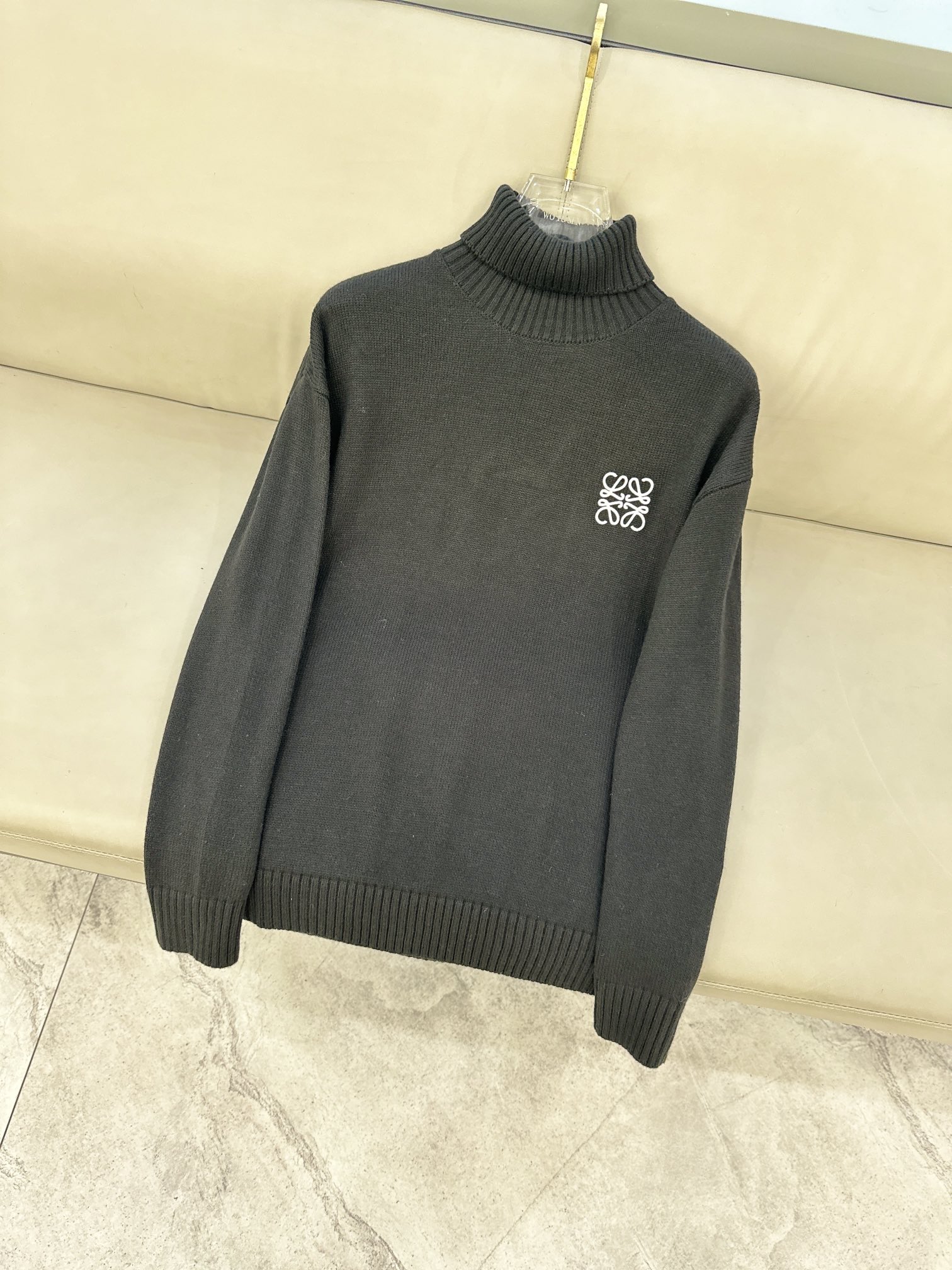 罗意威 毛衣2025秋冬最新系列，专柜1:1顶级复刻，顶级版本！加厚款，潮人必备单品！懂货的老铁赶紧下手