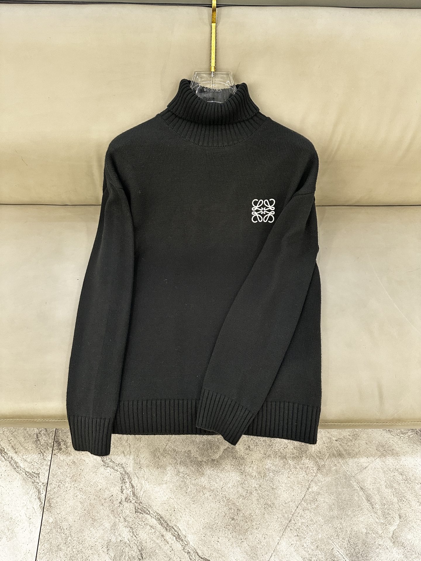 罗意威 毛衣2025秋冬最新系列，专柜1:1顶级复刻，顶级版本！加厚款，潮人必备单品！懂货的老铁赶紧下手