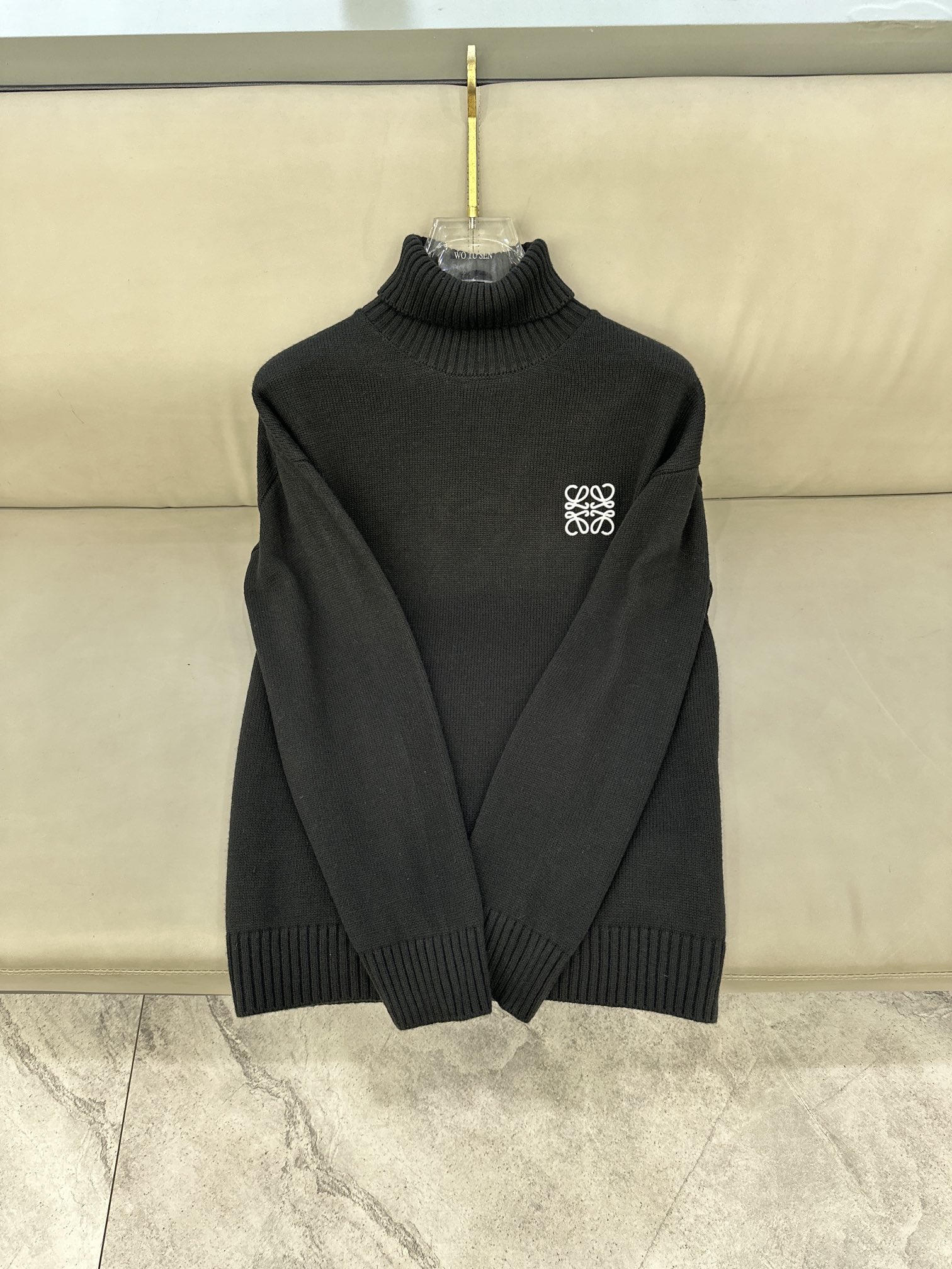 罗意威 毛衣2025秋冬最新系列，专柜1:1顶级复刻，顶级版本！加厚款，潮人必备单品！懂货的老铁赶紧下手