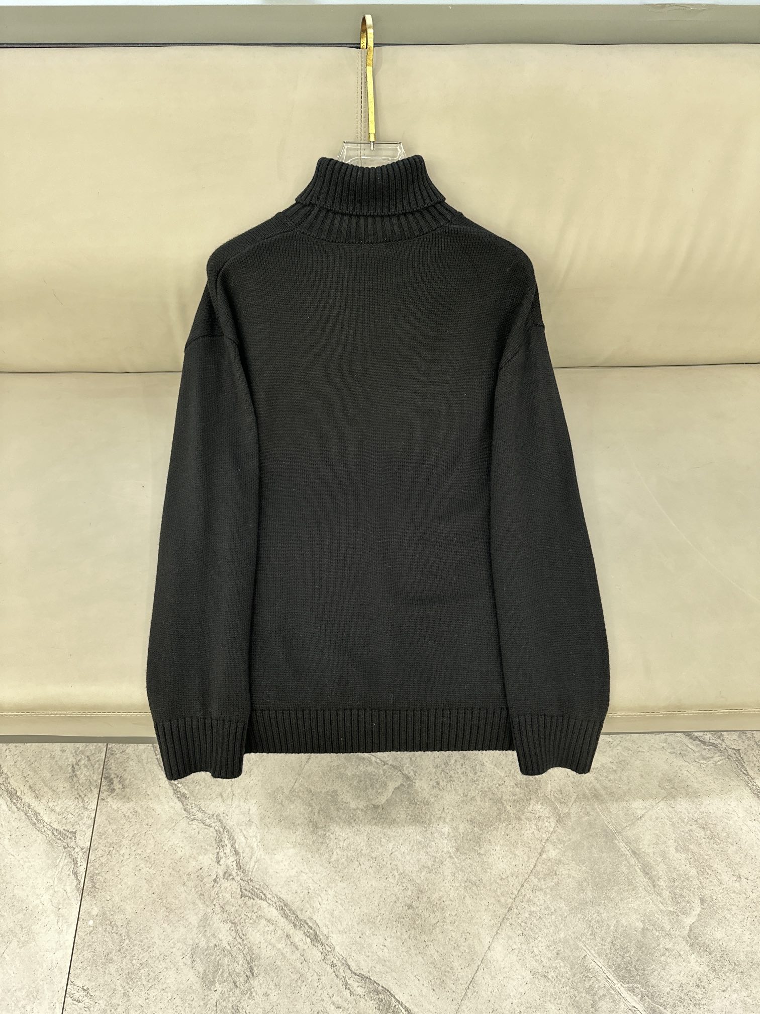 罗意威 毛衣2025秋冬最新系列，专柜1:1顶级复刻，顶级版本！加厚款，潮人必备单品！懂货的老铁赶紧下手