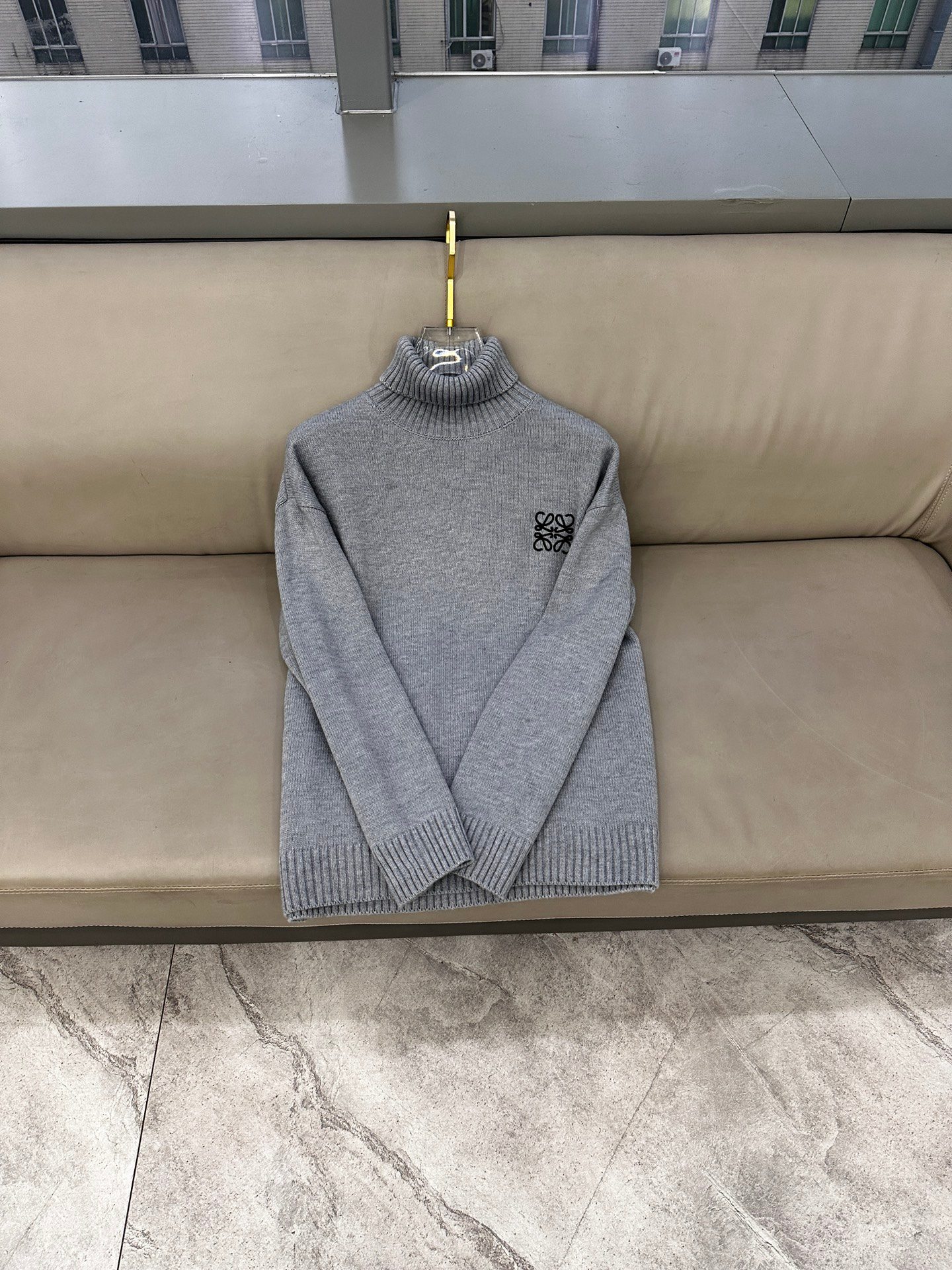 罗意威 毛衣2025秋冬最新系列，专柜1:1顶级复刻，顶级版本！加厚款，潮人必备单品！懂货的老铁赶紧下手