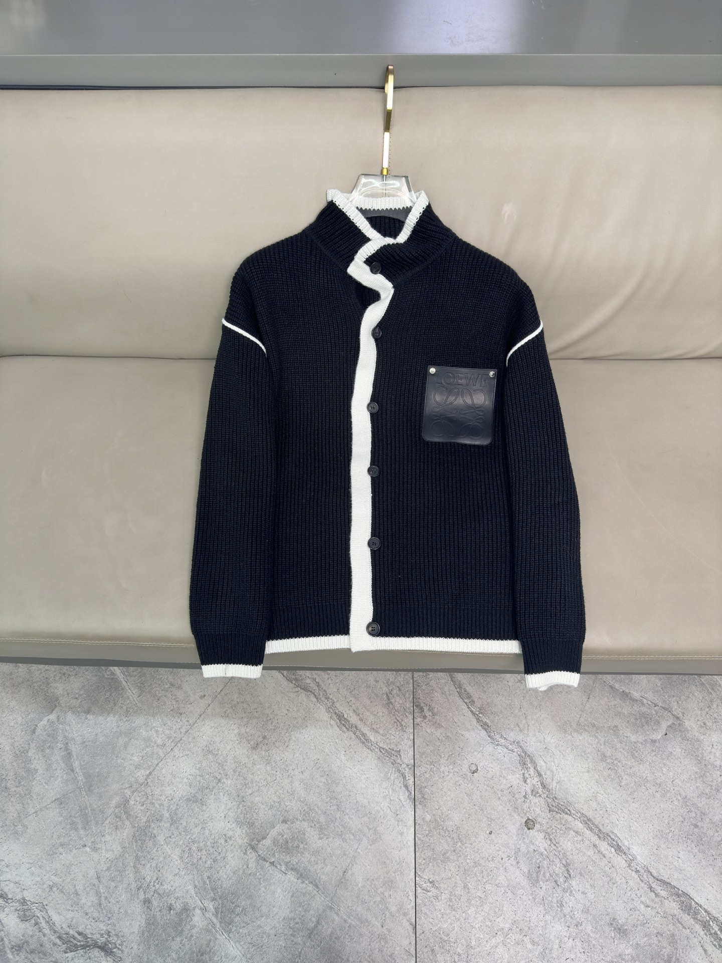 罗意威 毛衣2025秋冬最新系列，专柜1:1顶级复刻，顶级版本！加厚款，潮人必备单品！懂货的老铁赶紧下手