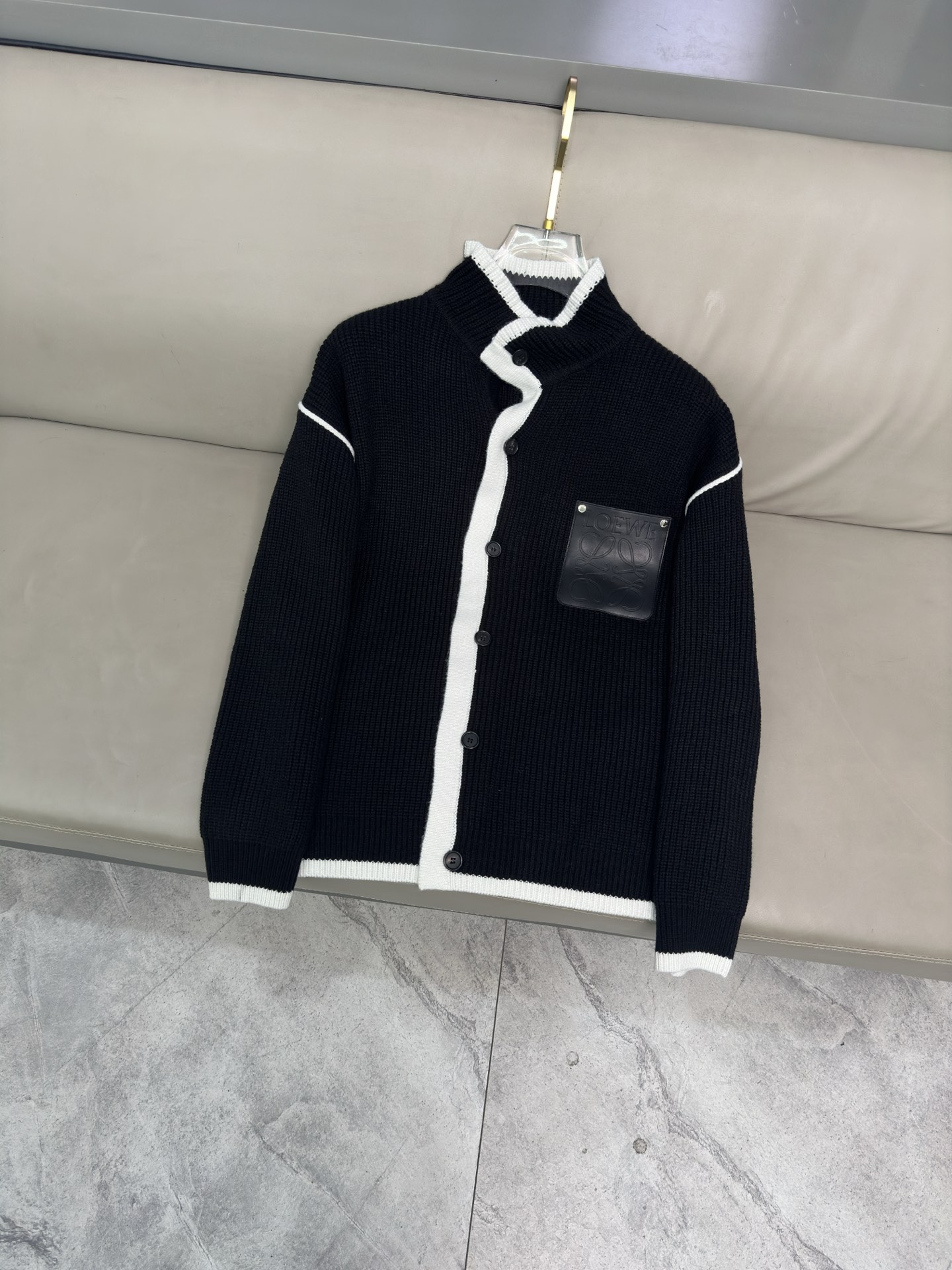 罗意威 毛衣2025秋冬最新系列，专柜1:1顶级复刻，顶级版本！加厚款，潮人必备单品！懂货的老铁赶紧下手