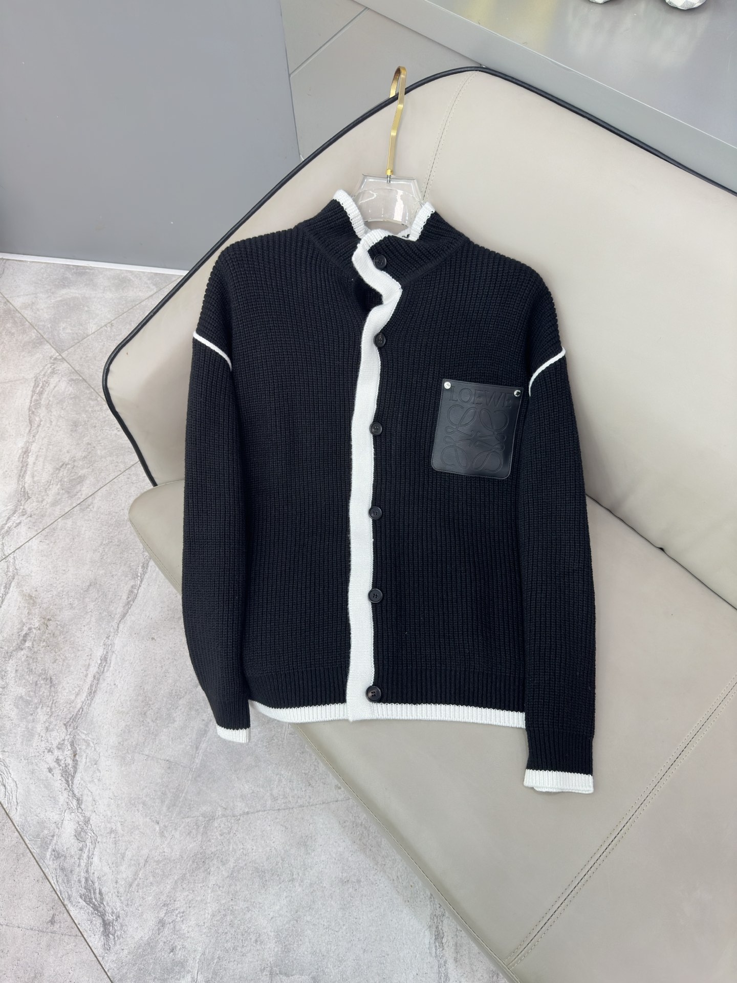 罗意威 毛衣2025秋冬最新系列，专柜1:1顶级复刻，顶级版本！加厚款，潮人必备单品！懂货的老铁赶紧下手