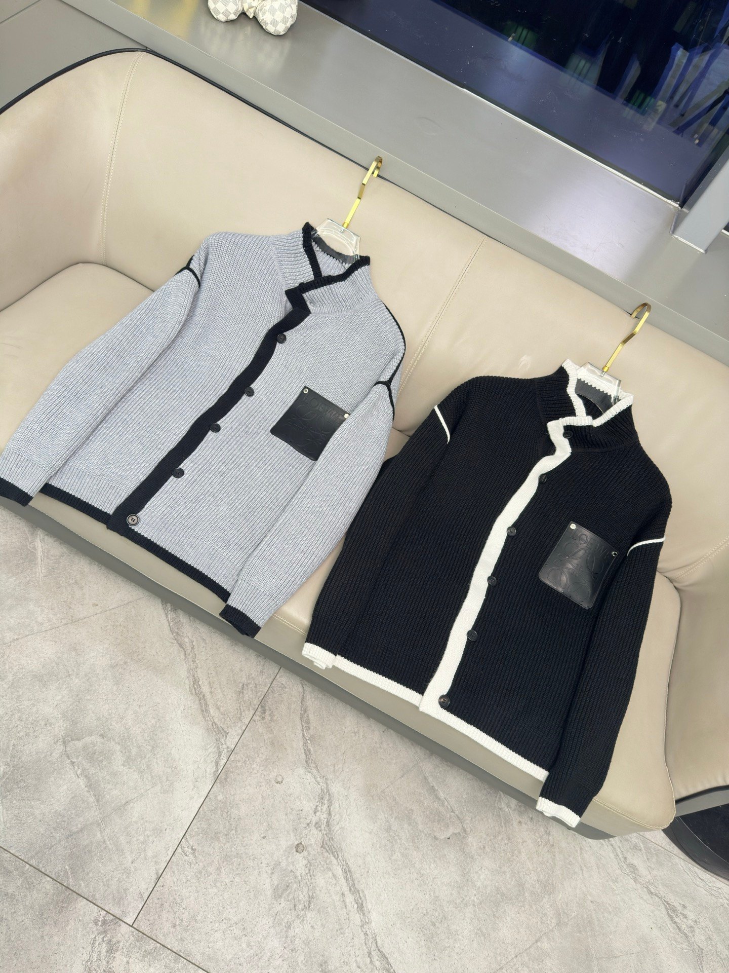 罗意威 毛衣2025秋冬最新系列，专柜1:1顶级复刻，顶级版本！加厚款，潮人必备单品！懂货的老铁赶紧下手