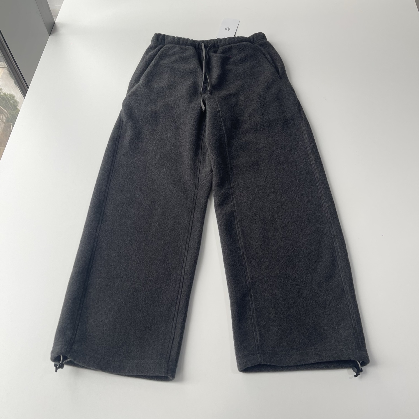 NO:723449,Newly released Goldwin 0 series high-end branch line wool Hoodie hooded sweatshirt jacket and sweatpants suit. The ratio of fluffy and soft wool acrylic material takes into account both warmth and functionality. The unique brushed surface is moist and warm. The specific mesh ribbing on the cuffs and hem has a particularly high-end feel. The loose-fitting cut is very beautiful and the lazy style matches outdoor sports. Black gray/light gray SMLXL four sizes  Ready stock, men's clothing, hoodie, sweatshirts, jackets & coats, hats,19860909新款上新 Goldwin 0系列高端支线羊毛Hoodie连帽卫衣外套 卫裤套装 蓬松柔软的羊毛晴纶材质的配比兼顾保暖与功能性 独特的拉绒表面温润保暖 袖口与下摆的特定的网孔罗纹手感特别高级 宽松版型裁剪非常好看的慵懒风格与户外运动型搭配 黑灰色/浅灰色 SMLXL四个码 现货,男装,hoodie,sweatshirts,jackets & coats,hats,,Women's clothing