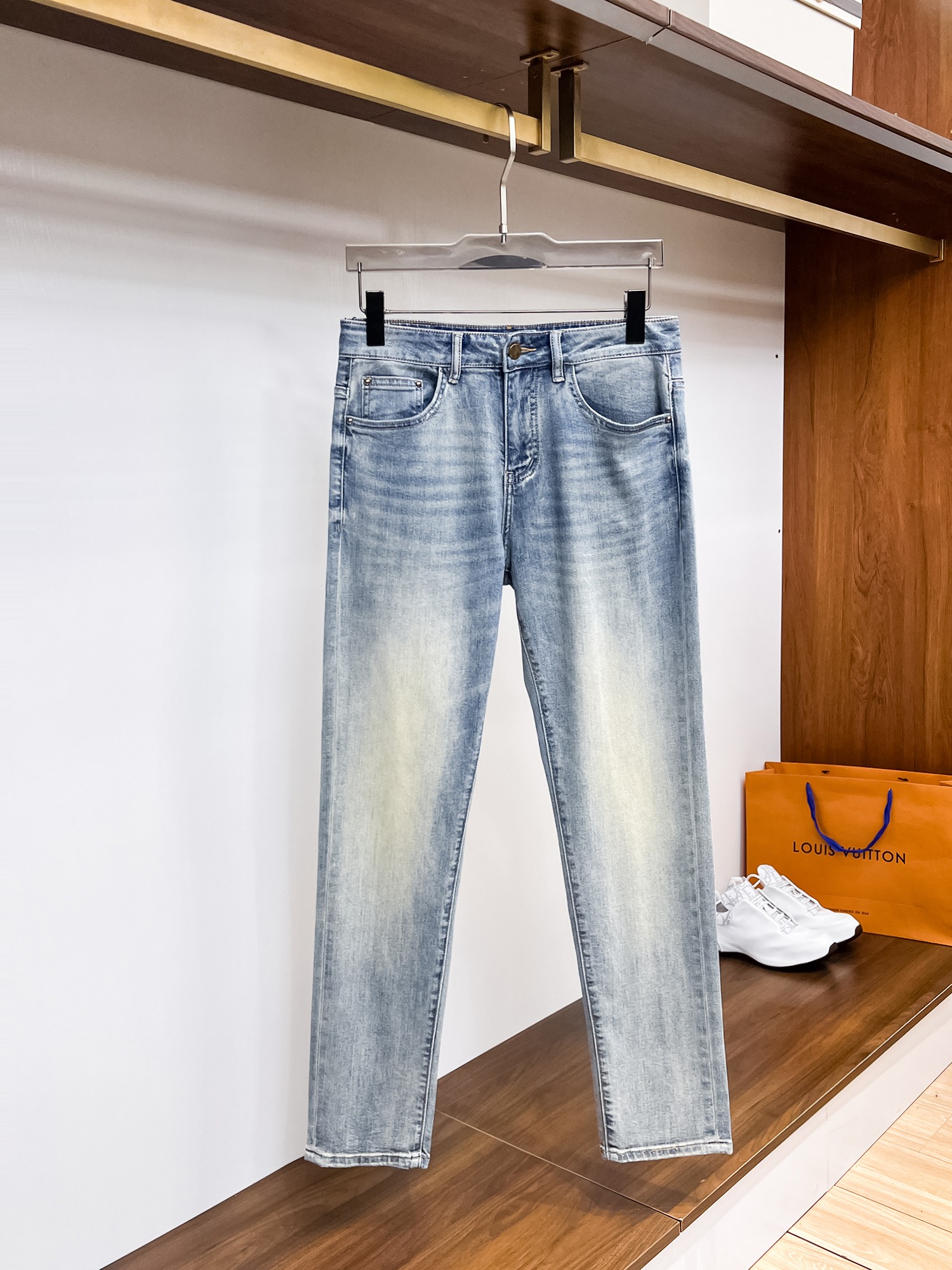 NO:119071,LV 2025 early spring new style, new products of donkey, jeans, retro washing technology, number 29--38,,louis vuitton,louis vuitton,louis vuitton,jeans,alexander wang19860909LV 2025早春新款 驴家新品,牛仔裤 复古洗水工艺 码数29--38,,louis vuitton,louis vuitton,louis vuitton,jeans,alexander wang,Men's clothing