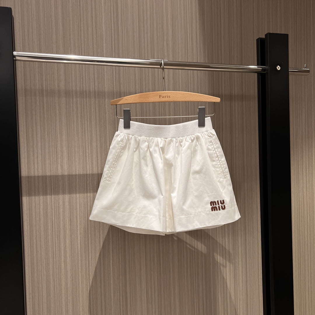 NO:328546,New style recommended patch embroidered logo letters decorative elastic waist shorts Simple casual college age-reducing sweet and versatile black and white SML, shorts, alexander wang19860909新款推荐贴布刺绣logo字母装饰松紧腰短裤 简单休闲学院减龄 甜美百搭黑白 SML,,shorts,alexander wang,Women's clothing