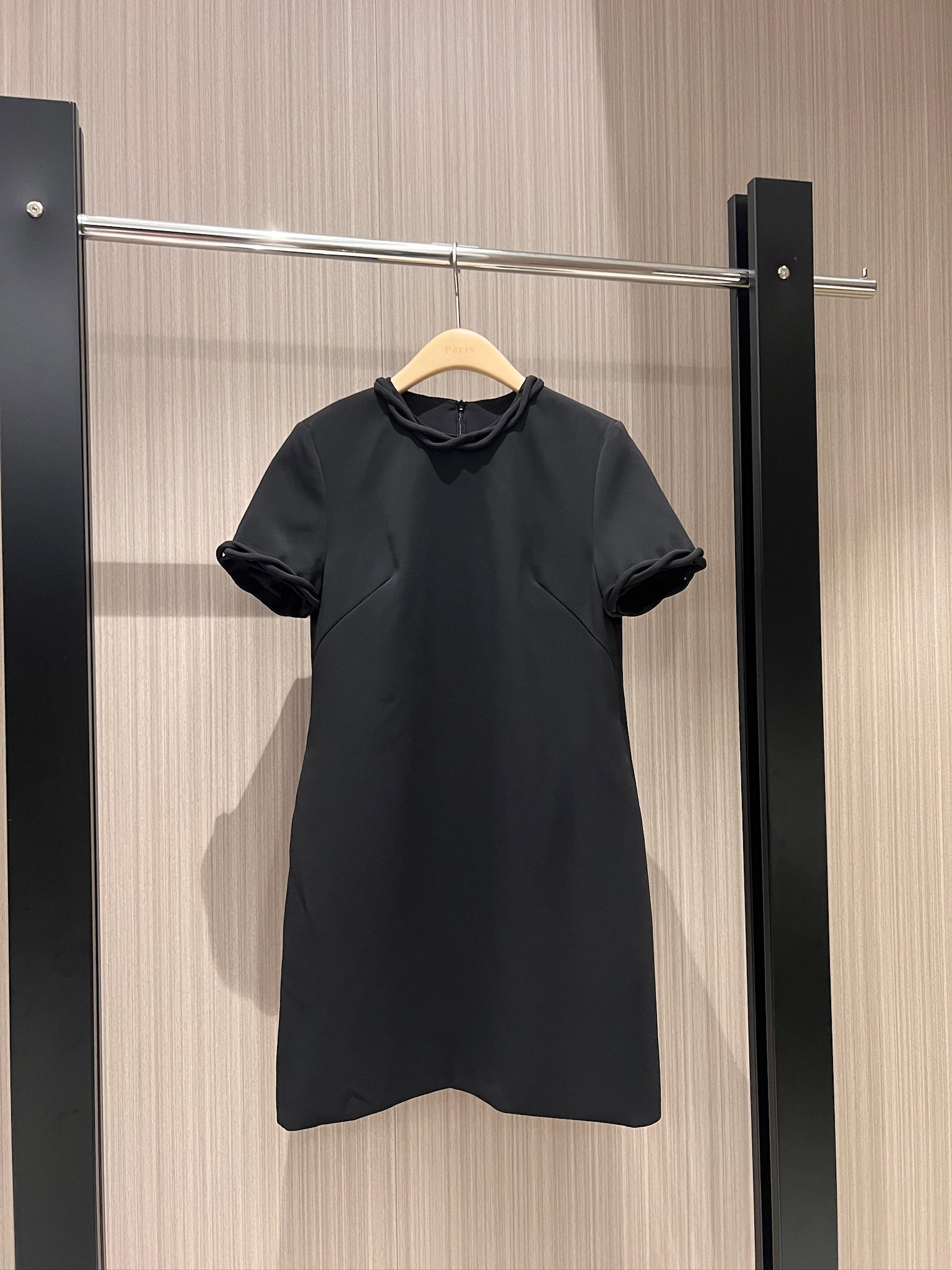 NO:423357,Recommend the new model Xi Mengyao same as hand-woven rope decorative round neck dress with pockets on both sides Simple and fashionable temperament Slim and light luxury commuting, age-reducing and not picky black red and white SML, skirts, alexander wang19860909推荐新款奚梦瑶同款 手工编绳装饰圆领连衣裙 两侧口袋 简约时尚 气质修身轻奢通勤 减龄不挑人黑色红色白色 SML,,skirts,alexander wang,Women's clothing