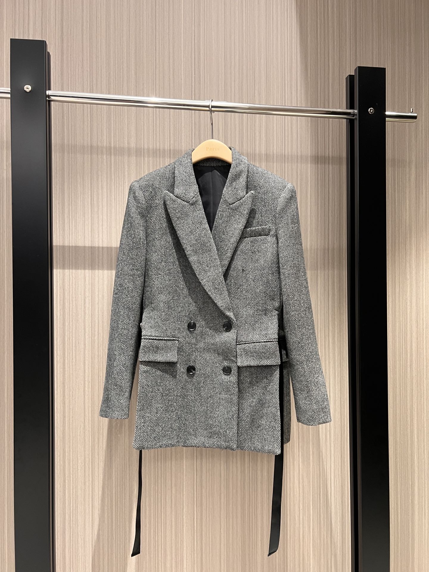 NO:465326,New style recommended high-end gray wool coat, silhouetted double-breasted suit with slit ribbon design decoration, multi-style outfit, handsome and casual, sweet and cool age-reducing SML,, jackets & coats, business suit, alexander wang19860909新款推荐高级灰人纹羊毛外套 廓形双排扣西装两侧开叉飘带设计装饰 多风格穿搭帅气休闲 甜酷减龄 SML,,jackets & coats,business suit,alexander wang,Women's clothing