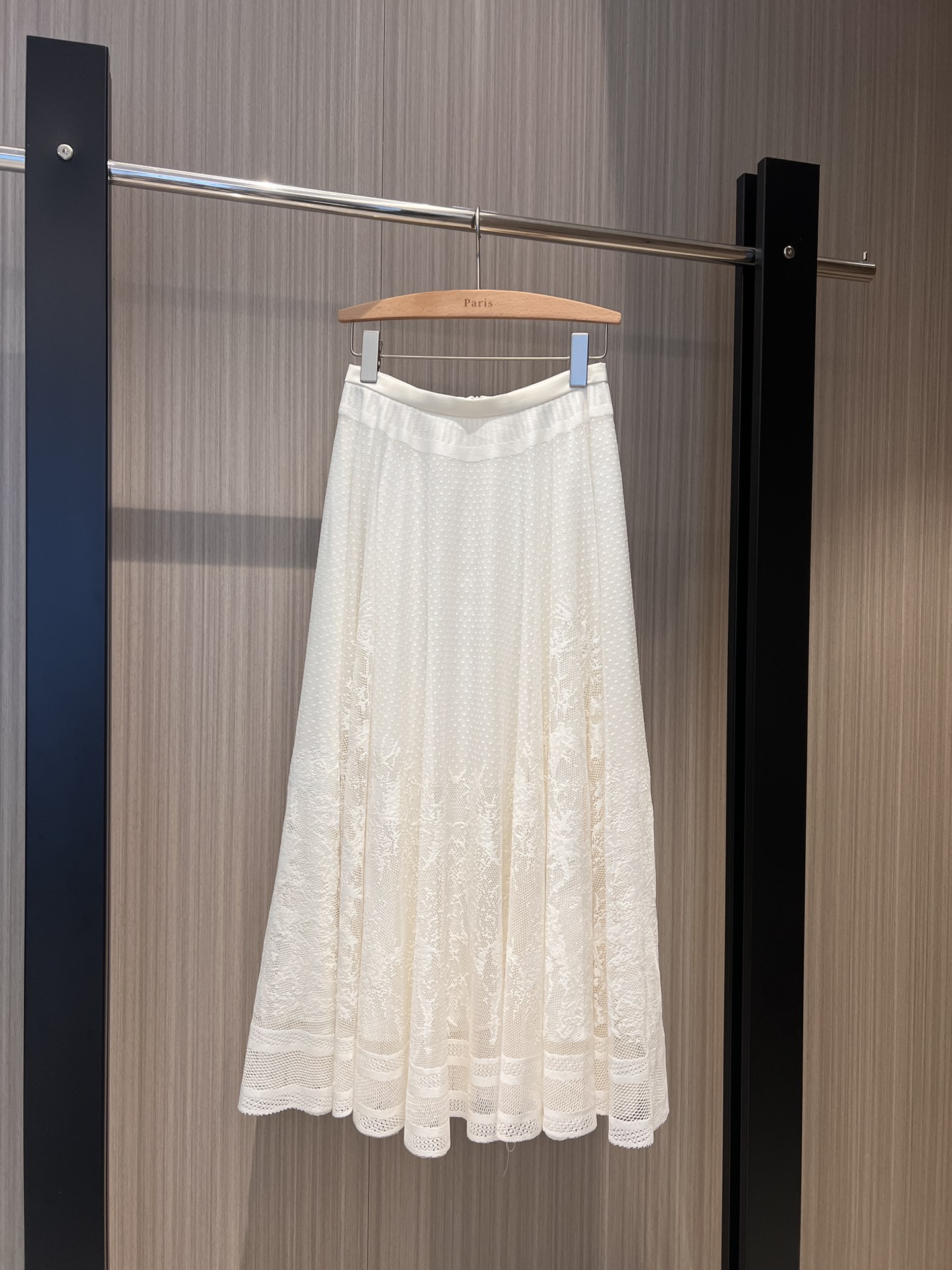 NO:434488,New style recommended to position polka dot lace jacquard water-soluble skirt in early spring. The skirt hem is silk-to-wire locked skirt. Elegant temperament. Age-reducing versatile black and white. SML, skirts, alexander wang19860909新款 早春推荐定位波点蕾丝提花水溶半裙 裙摆对丝锁边超大裙摆 气质优雅 减龄百搭黑色白色 SML,,skirts,alexander wang,Women's clothing