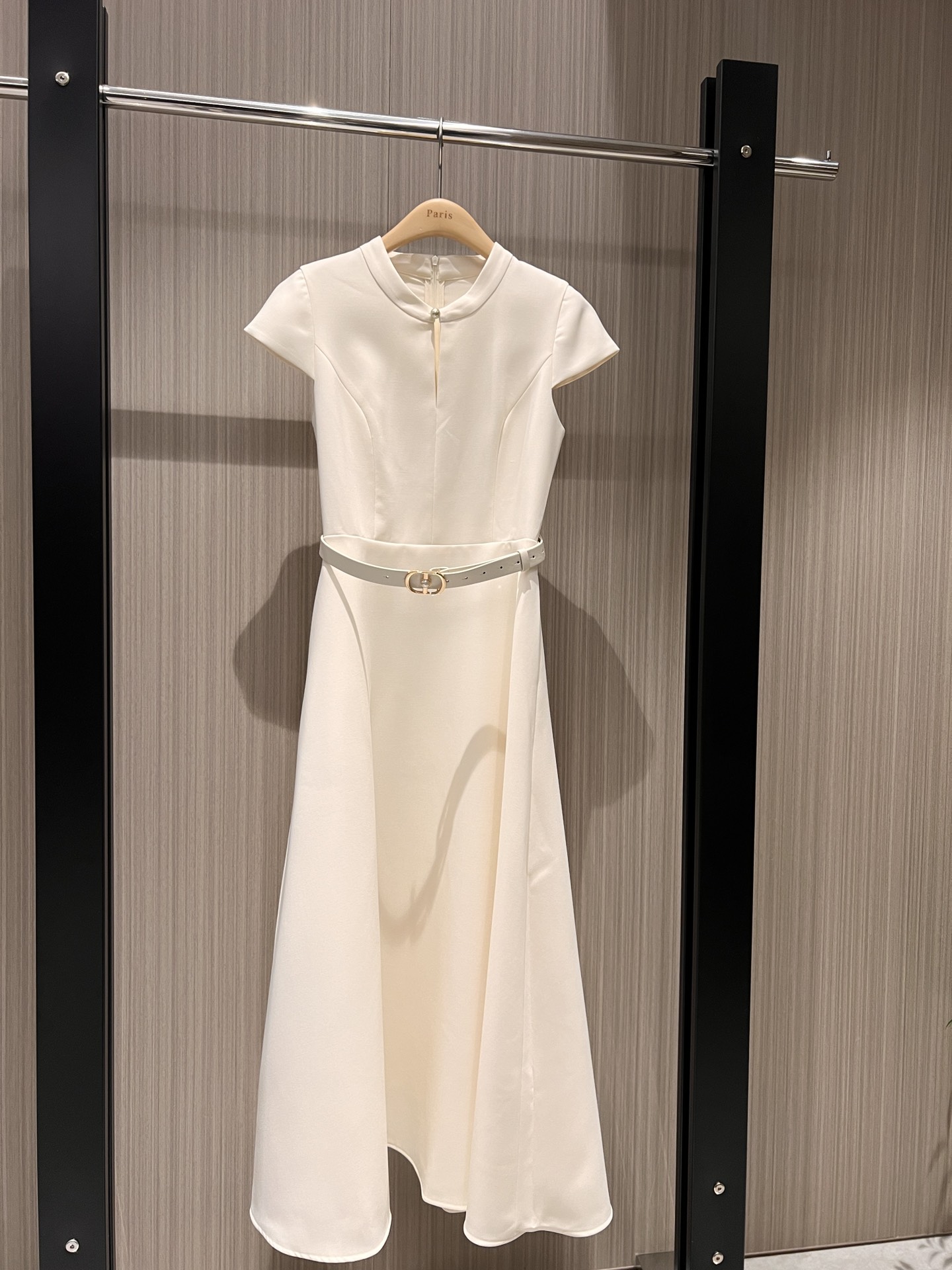 NO:434485,New recommended CD pearl buckle hollow dress French long skirt three-dimensional tailoring slim fit and slim delivery belt decoration with pockets on both sides Minimalist and elegant temperament Reduce age Black and white S-XL, skirts, alexander wang19860909新款推荐CD珍珠扣镂空连衣裙 法式长裙立体剪裁 修身显瘦 配送腰带装饰两侧有口袋 极简优雅 气质减龄 黑色白色 S-XL,,skirts,alexander wang,Women's clothing