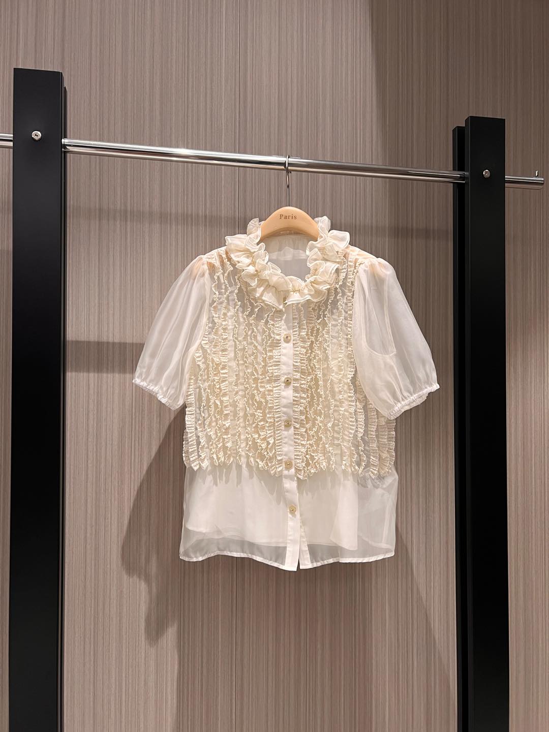 NO:294035,The same style of new Yang Zi, heavy-industrial wood lace Ougenya shirt, puff sleeves, sweet lady, cute age-reducing delivery suspender lining SML 8,,alexander wang19860909新款杨紫同款 重工木其花边欧根纱衬衣 泡泡袖甜美淑女 可爱减龄配送吊带内衬 SML 8,,alexander wang,Women's clothing