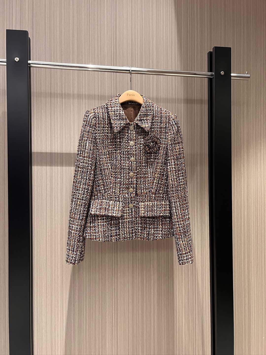 NO:295384,New camellia brooch decoration, tweed jacket three-dimensional waist-closing tailoring, mold-opening flowers, famous temperament, elegant and versatile SML,, jackets & coats, brooch, breastpin, alexander wang19860909新款山茶花胸针装饰 粗花呢外套立体收腰剪裁 开模花朵扣名媛气质 优雅百搭 SML,,jackets & coats,brooch，breastpin,alexander wang,Women's clothing