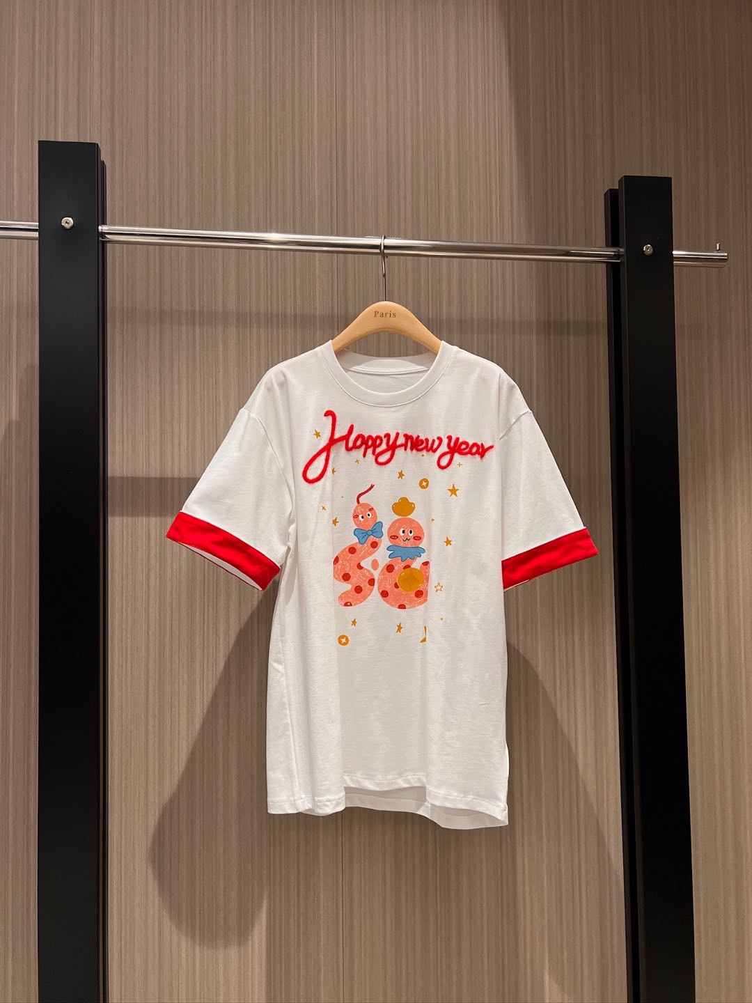 NO:295364,Early spring new snake year limited color curled sleeve hand-painted cute baby snake T-shirt New Year embroidery loose casual fashionable and versatile black and white SML, tees, t-shirt, alexander wang19860909早春新款蛇年限定撞色卷边袖手绘可爱宝宝蛇T恤新年刺绣 宽松休闲 时尚百搭 黑白 SML,,tees，t-shirt,alexander wang,Women's clothing