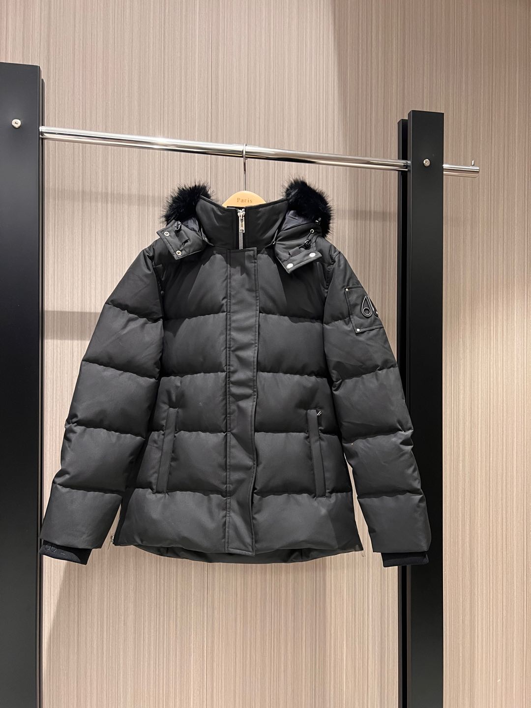 NO:295319,New scissors fox fur collar hooded down jacket, hat fur collar removable 90 down 10 feather hem zipper design slit loose silhouette casual warm black and white XS-XL,,jackets & coats,down jacket,hats,alexander wang19860909新款剪刀狐狸毛领连帽羽绒服外套 帽子毛领可拆卸90羽绒10羽毛下摆拉链设计开叉 宽松廓形 休闲保暖 黑色白色 XS-XL,,jackets & coats,down jacket,hats,alexander wang,Women's clothing