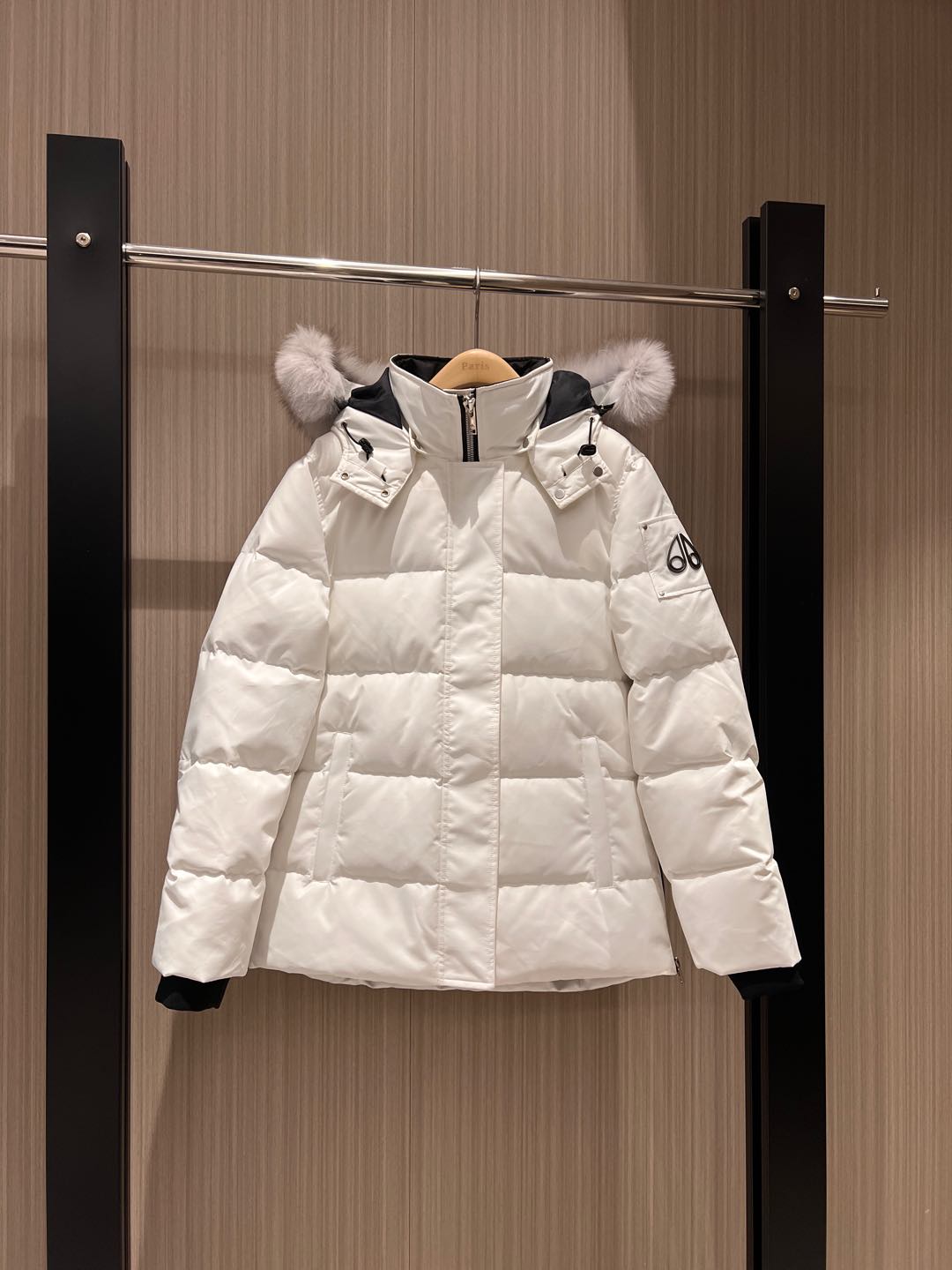NO:295309,New scissors fox fur collar hooded down jacket, hat fur collar removable 90 down 10 feather hem zipper design slit loose silhouette casual warm black and white XS-XL,,jackets & coats,down jacket,hats,alexander wang19860909新款剪刀狐狸毛领连帽羽绒服外套 帽子毛领可拆卸90羽绒10羽毛下摆拉链设计开叉 宽松廓形 休闲保暖 黑色白色 XS-XL,,jackets & coats,down jacket,hats,alexander wang,Women's clothing