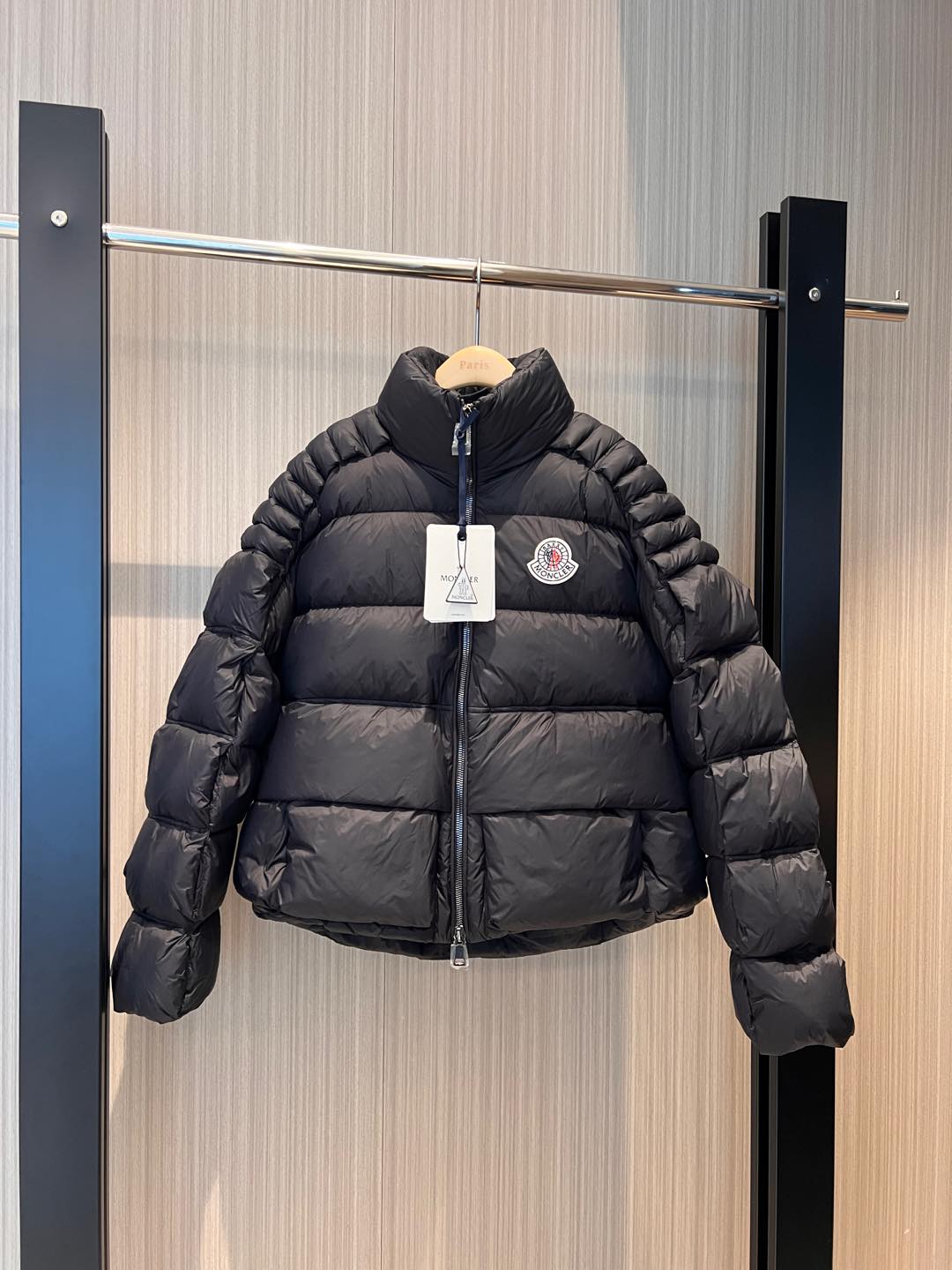 NO:296130,New style of Sylvia Sit, big badge decorative stand collar loose down jacket jacket chest logo logo decoration three-dimensional square embroidered letter design 90 down 10 feather loose fit men and women 0-4,,jackets & coats,down jacket,alexander wang19860909新款薛凯琪同款 大徽章装饰立领宽松羽绒服外套胸前logo徽标装饰 立体方块刺绣字母设计90羽绒10羽毛宽松版型 男女同款 0-4,,jackets & coats,down jacket,alexander wang,Women's clothing
