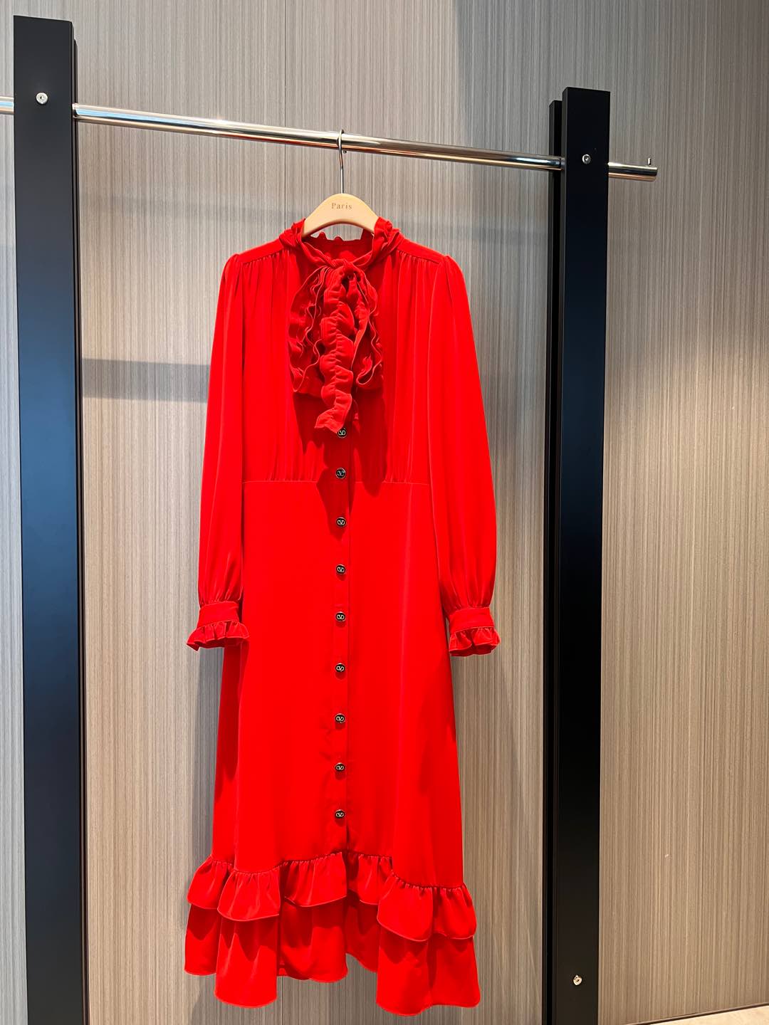NO:296120,New New Year's Red, Lotus Leaf and Ribbon Decorative Dress, Fuji lace cuffs, Double-layer Lotus Leaf and Blossom skirt, Sweet and cute, Temperament versatile and elegant, age-reducing SML, skirts, alexander wang19860909新款新年正红 荷叶花边飘带装饰连衣裙 木耳花边袖口双层荷叶花边裙摆 甜美可爱 气质百搭优雅减龄 SML,,skirts,alexander wang,Women's clothing