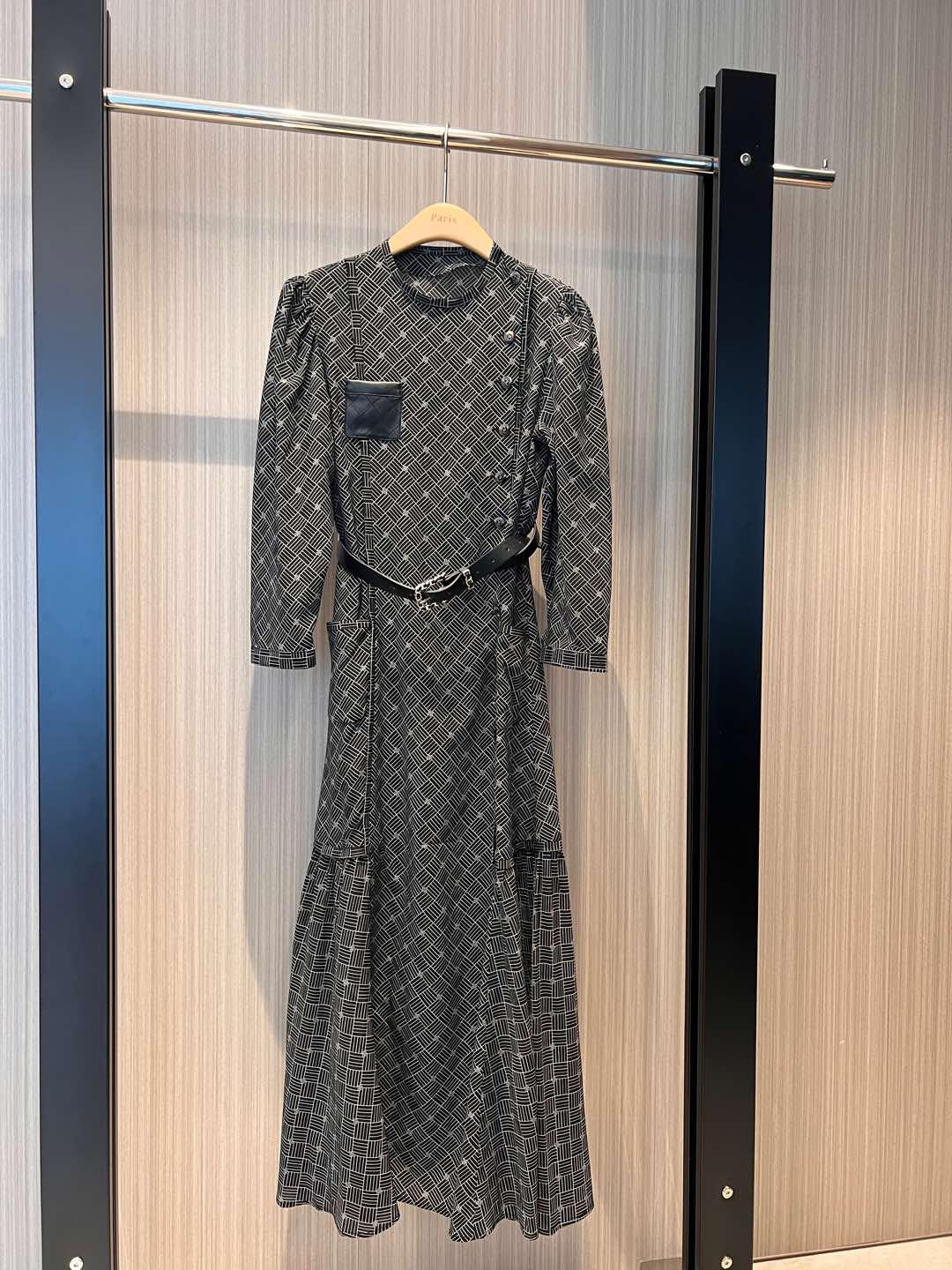 NO:296110,New show style Qiu Tian Jin Gaoyin same double C diamond printed heavy silk dress, long skirt delivery belt, super labor-intensive materials, exquisite and elegant, fashionable temperament S-XL, skirts, real silk, alexander wang19860909新款秀款 邱天 金高银同款双C菱格印花重磅真丝连衣裙 长裙配送腰带 超费工大用料 精致优雅 时髦气质 S-XL,,skirts,real silk,alexander wang,Women's clothing