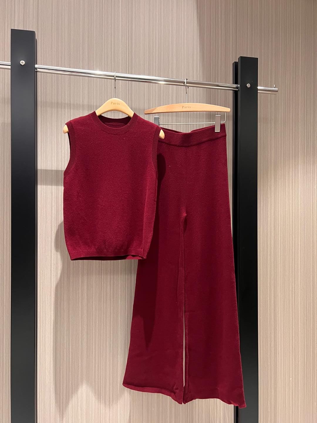 NO:296147,New style old money style minimalist casual knitted suit round neck sleeveless vest elastic waist wide-leg pants vacation versatile, essential for age reduction Khaki Encore Red SML, alexander wang19860909新款老钱风 极简休闲针织套装圆领无袖背心松紧腰阔腿裤 度假百搭 减龄必备 卡其安可拉红 SML,,alexander wang,Women's clothing