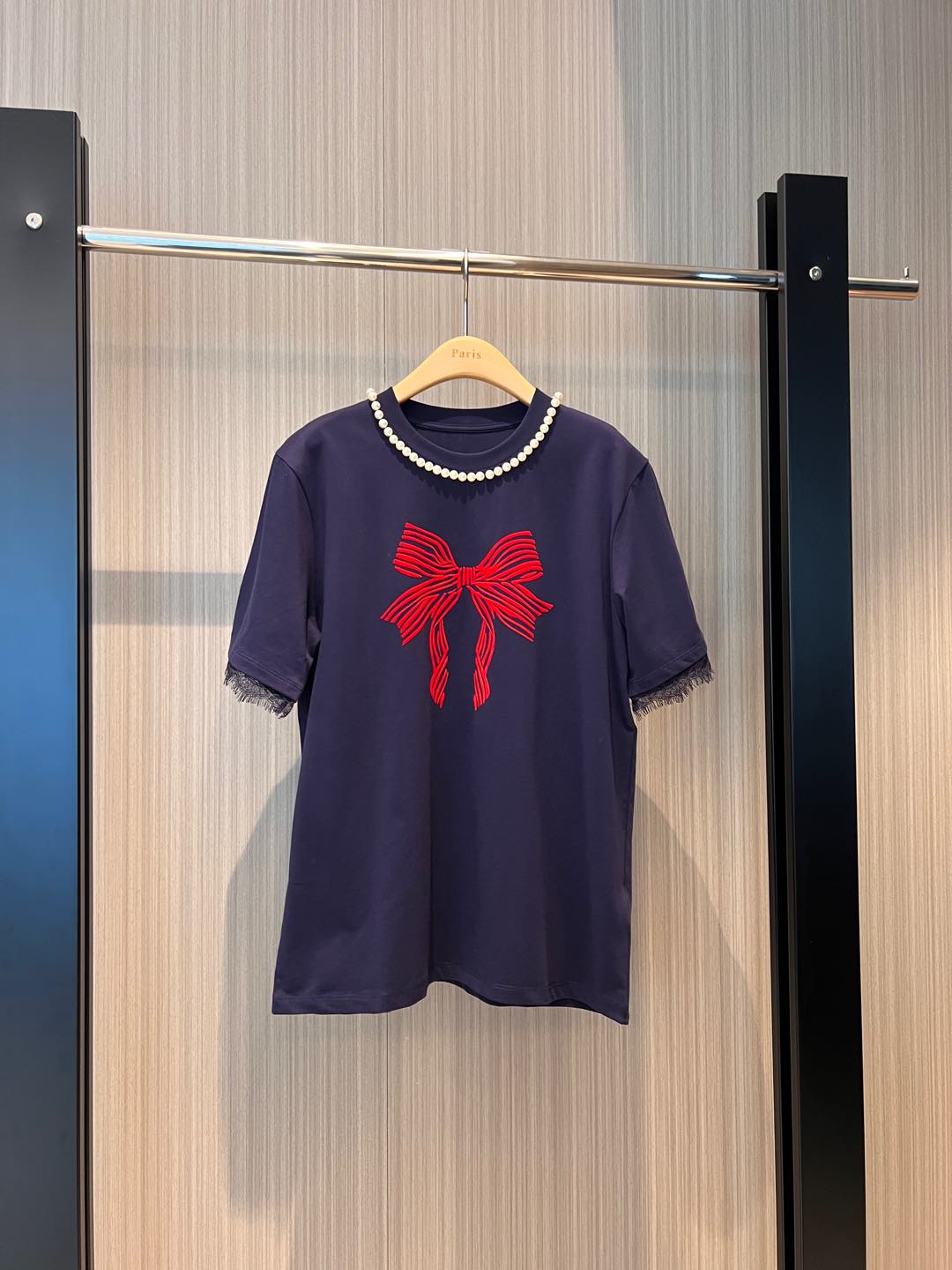 NO:296132,New flocking bow pearl decorative T-shirt cuff spliced ​​lace edge loose and casual cute age-reducing dark blue red white SML, tees, t-shirt, alexander wang19860909新款植绒蝴蝶结珍珠装饰T恤袖口拼接蕾丝边 宽松休闲 可爱减龄深蓝红色白色 SML,,tees，t-shirt,alexander wang,Women's clothing