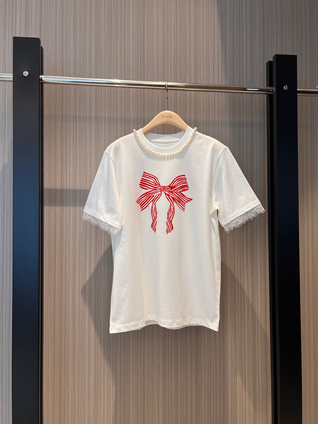 NO:296111,New flocking bow pearl decorative T-shirt cuff spliced ​​lace edge loose and casual cute age-reducing dark blue red white SML, tees, t-shirt, alexander wang19860909新款植绒蝴蝶结珍珠装饰T恤袖口拼接蕾丝边 宽松休闲 可爱减龄深蓝红色白色 SML,,tees，t-shirt,alexander wang,Women's clothing
