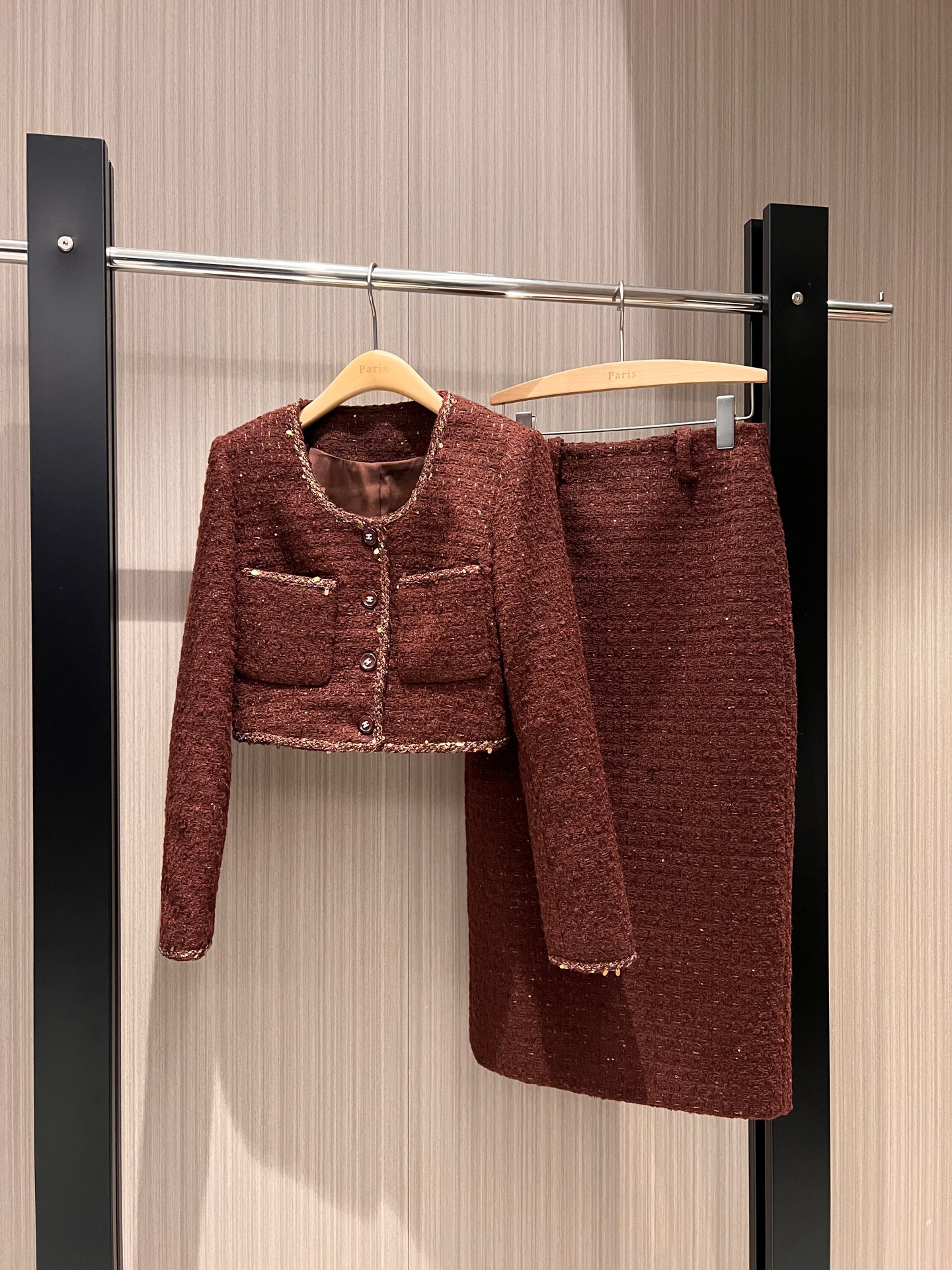 NO:296081,New French romantic U-neck tweed suit, double C buckle, celebrity temperament, fashionable and elegant, OL must-have for commuting and age reduction SML, alexander wang19860909新款法式浪漫U领粗花呢套装 开模双C扣 名媛气质时尚优雅 OL通勤减龄必备 SML,,alexander wang,Women's clothing