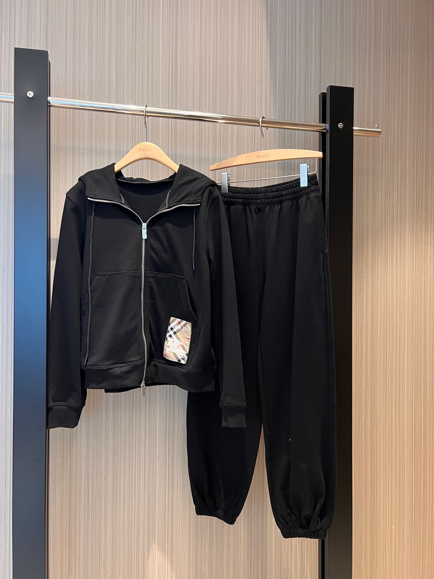 NO:297423,New checked patch embroidered hooded suit casual zipper jacket sports foot-collar casual pants fashionable and casual slimming and not picky black apricot SML,,jackets & coats,hats,alexander wang19860909新款格纹贴布刺绣连帽套装 休闲拉链外套运动收脚休闲裤时尚休闲 显瘦不挑人 黑色杏色 SML,,jackets & coats,hats,alexander wang,Women's clothing