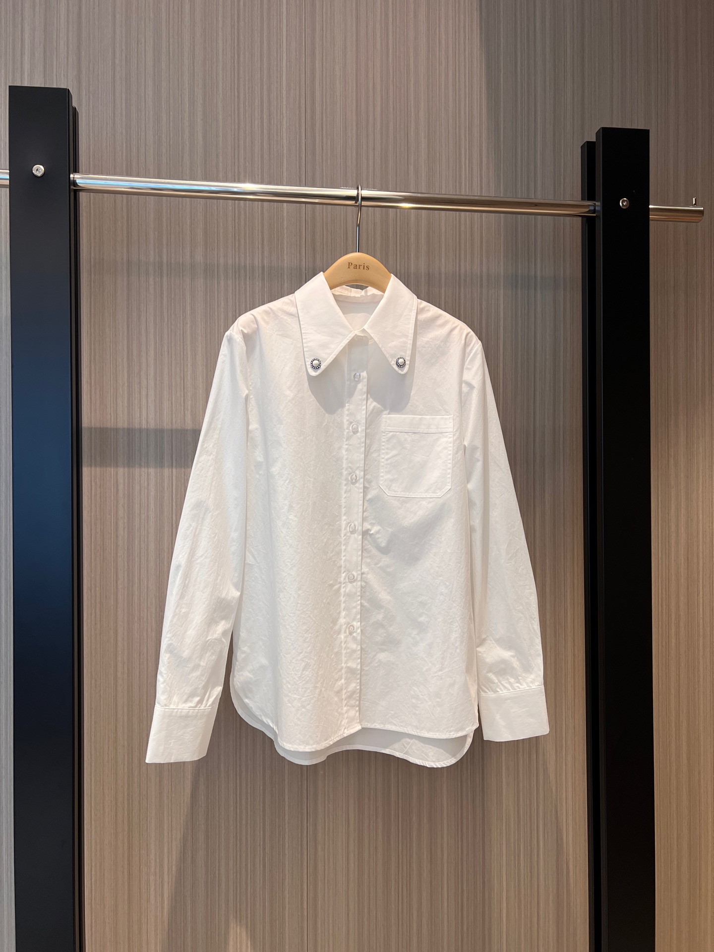 NO:297434,New neckline diamond buckle decorative shirt is simple and fashionable, commuting versatile, essential SML, alexander wang19860909新款领口镶钻扣装饰衬衣简洁时尚 通勤百搭 衬衣控必备SML,,alexander wang,Women's clothing