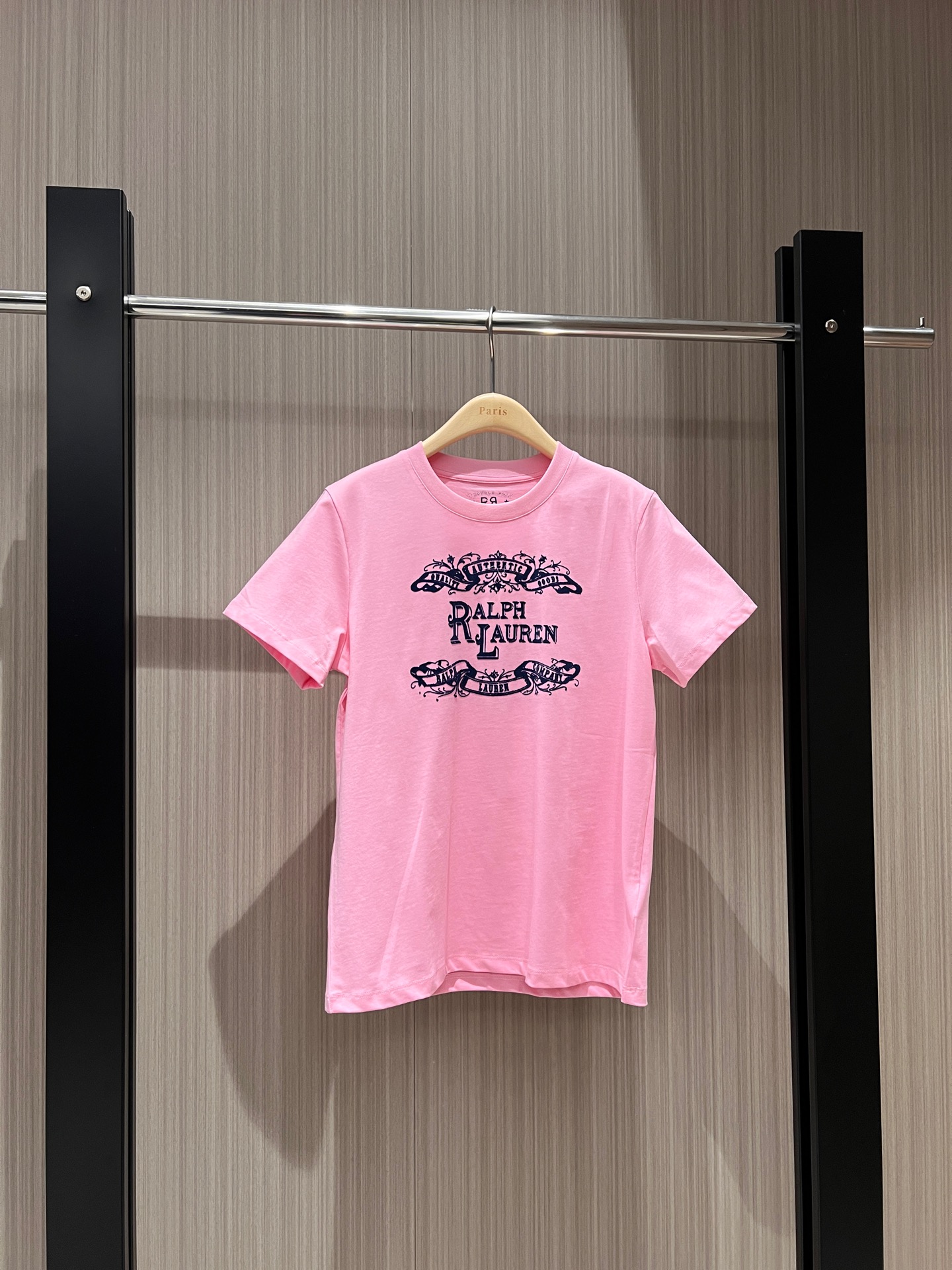 NO:297402,New flocking logo printed T-shirt retro contrasting color simple casual age-reducing versatile white pink SML, tees, t-shirt, alexander wang19860909新款植绒logo印花T恤 复古撞色简约休闲 减龄百搭白色粉色 SML,,tees，t-shirt,alexander wang,Women's clothing