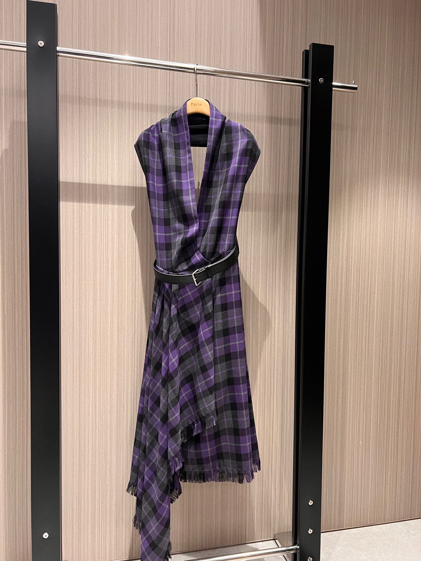 NO:298469,Kim Ji-won's same style, 25 early spring new retro plaid halter neck shawl backless dress, irregular tassel fur skirt hem splicing delivery belt, three-dimensional tailoring, slim and slim, elegant temperament, pockets on both sides, various styles of wearing SML,, skirts, shawls, alexander wang19860909金智媛同款 25早春新款复古格纹挂脖披肩露背连衣裙 不规则流苏毛边裙摆拼接配送腰带 立体剪裁 修身显瘦 气质优雅 两侧有口袋多种穿法风格搭配 SML,,skirts,shawls,alexander wang,Women's clothing