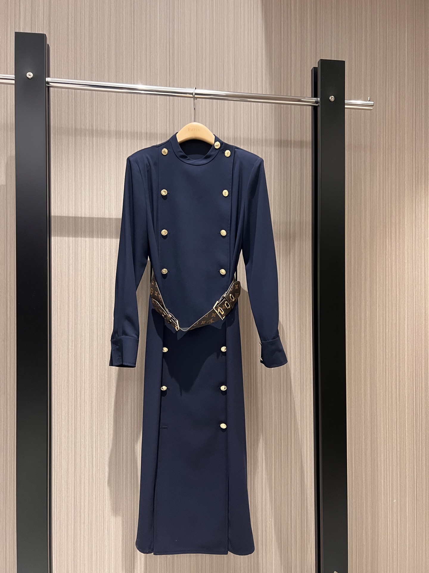 NO:309956,New round neck double-breasted dress with long skirt asymmetrical neckline open mold gold buckle delivery presbyopia belt waist slimming style changeable commuting neatly fashionable age-reducing SML, skirts, alexander wang19860909新款圆领双排扣设计连衣裙 长裙不对称领口开襟 开模金扣 配送老花腰带 收腰显瘦风格多变 通勤利落 时尚减龄 SML,,skirts,alexander wang,Women's clothing