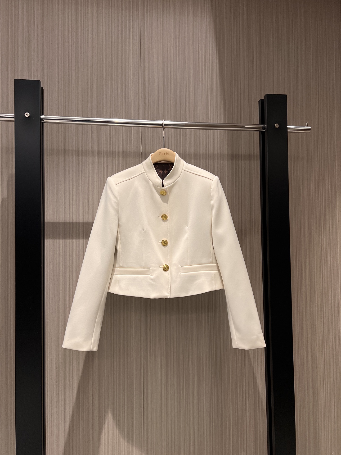 NO:321984,25 new models recommended Ouyang Nana, same style as Jin Chen, stand-alone gold buckle short knight jacket, fashionable and capable, A and cool, handsome, age-reducing black and white SML 8,, jackets & coats, alexander wang1986090925新款推荐欧阳娜娜 金晨同款 立领金扣短款骑士外套时尚干练 又A又飒 帅气减龄黑色白色 SML 8,,jackets & coats,alexander wang,Women's clothing