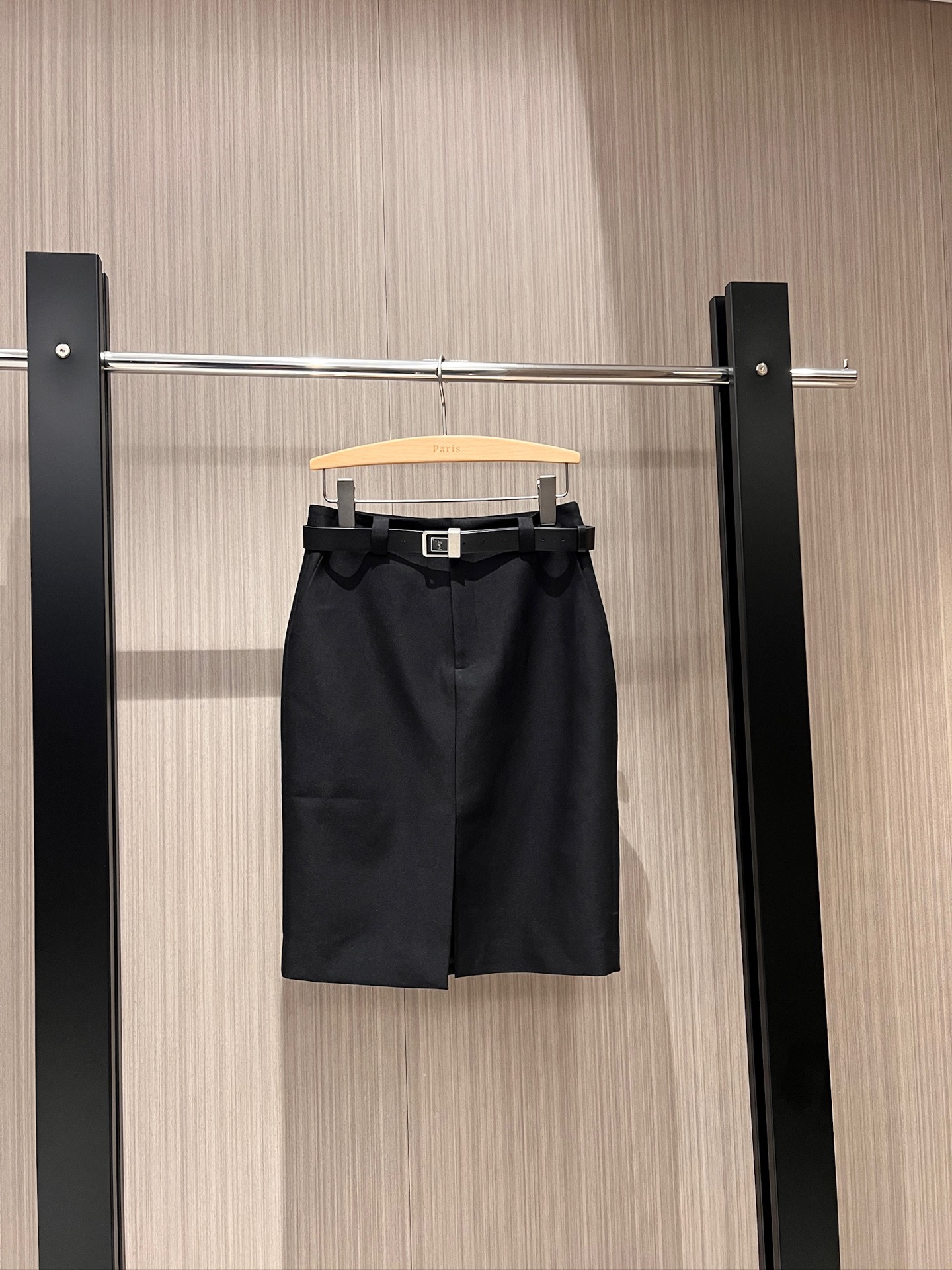 NO:313832,New YsL belt decorative skirt, front slit design, professional commuting, versatile temperament, slim fit and slimming, pockets on both sides, must-have for age reduction, black gray and white S-XL,,saint laurent, skirts,alexander wang19860909新款YsL腰带装饰半裙 前摆开叉设计职业通勤 气质百搭 修身显瘦两侧有口袋 减龄必备 黑色灰色白色 S-XL,,saint laurent,skirts,alexander wang,Women's clothing