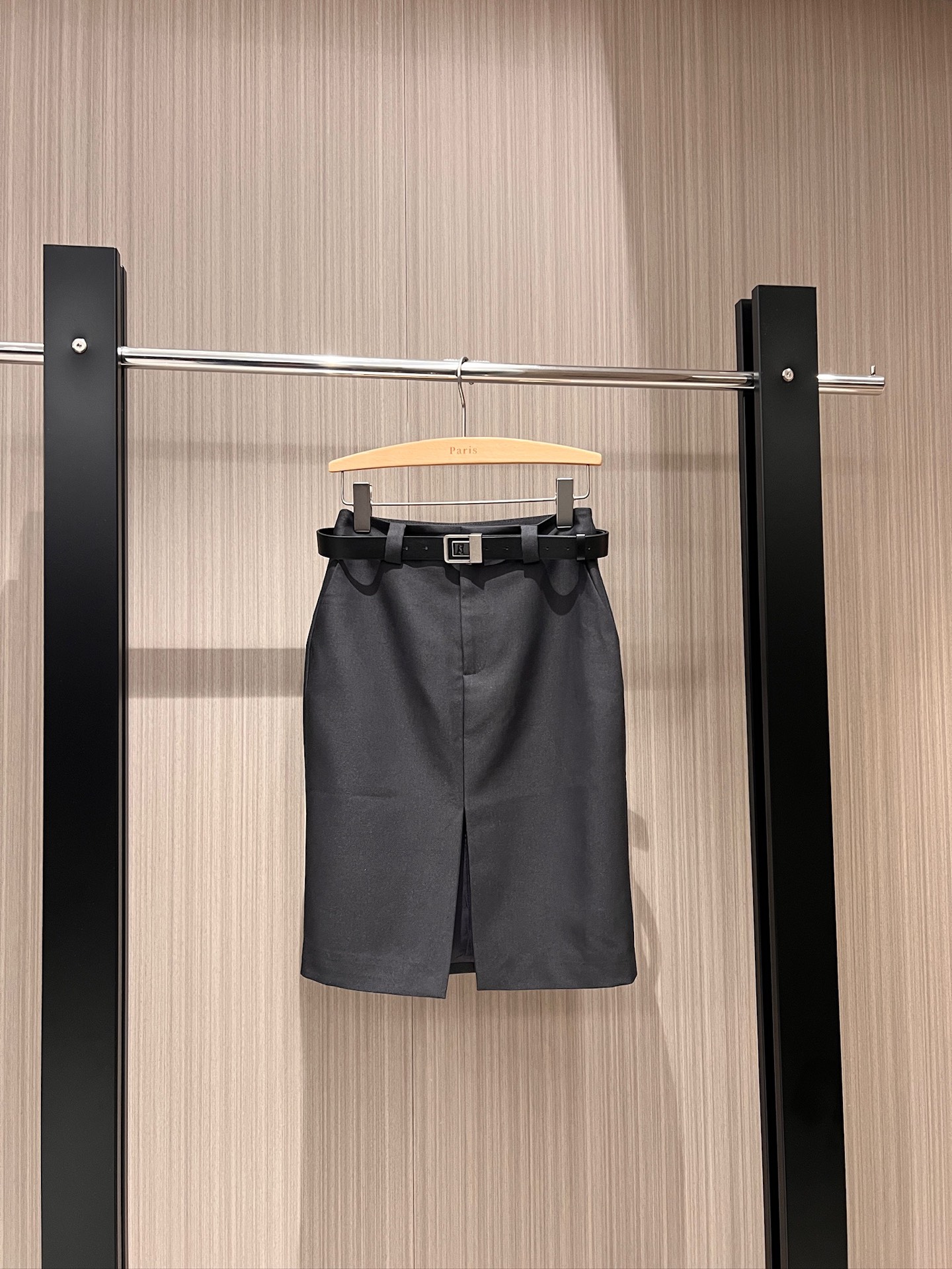 NO:313828,New YsL belt decorative skirt, front slit design, professional commuting, versatile temperament, slim fit and slimming, pockets on both sides, must-have for age reduction, black gray and white S-XL,,saint laurent, skirts,alexander wang19860909新款YsL腰带装饰半裙 前摆开叉设计职业通勤 气质百搭 修身显瘦两侧有口袋 减龄必备 黑色灰色白色 S-XL,,saint laurent,skirts,alexander wang,Women's clothing