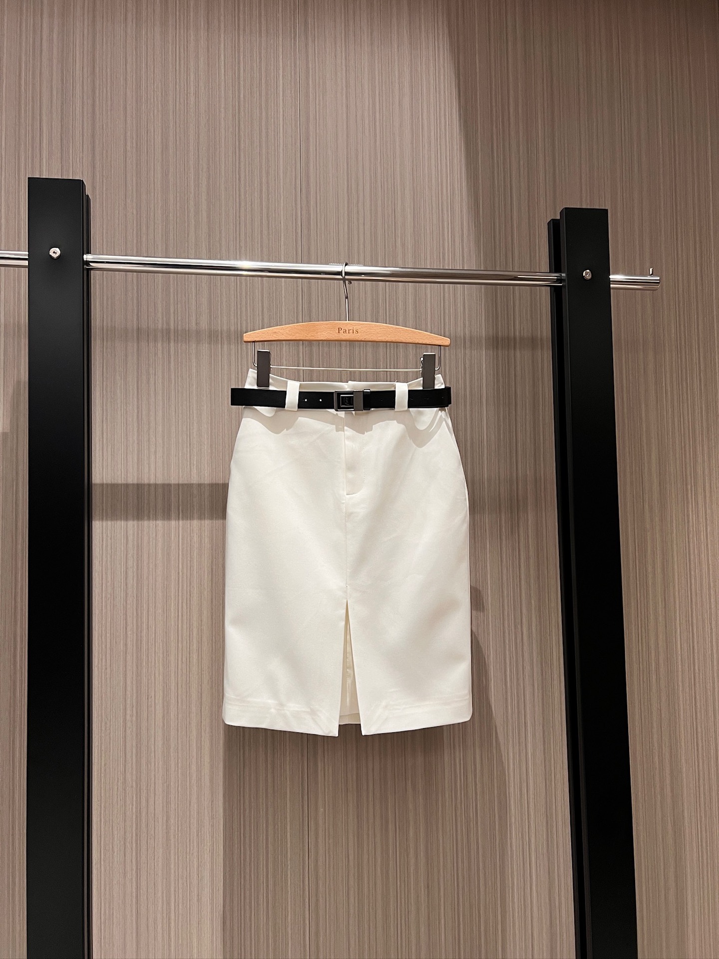 NO:313843,New YsL belt decorative skirt, front slit design, professional commuting, versatile temperament, slim fit and slimming, pockets on both sides, must-have for age reduction, black gray and white S-XL,,saint laurent, skirts,alexander wang19860909新款YsL腰带装饰半裙 前摆开叉设计职业通勤 气质百搭 修身显瘦两侧有口袋 减龄必备 黑色灰色白色 S-XL,,saint laurent,skirts,alexander wang,Women's clothing