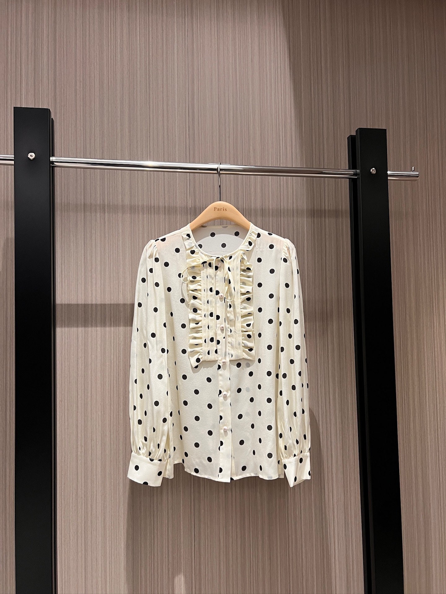 NO:313831,New polka dot printed fungus lace decorative silk shirt round neck puff sleeves Thickened silk crepe sweet temperament Elegant age-reducing SML, real silk, alexander wang19860909新款波点印花木耳花边装饰真丝衬衣圆领泡泡袖 加厚真丝双绉甜美气质 优雅减龄 SML,,real silk,alexander wang,Women's clothing