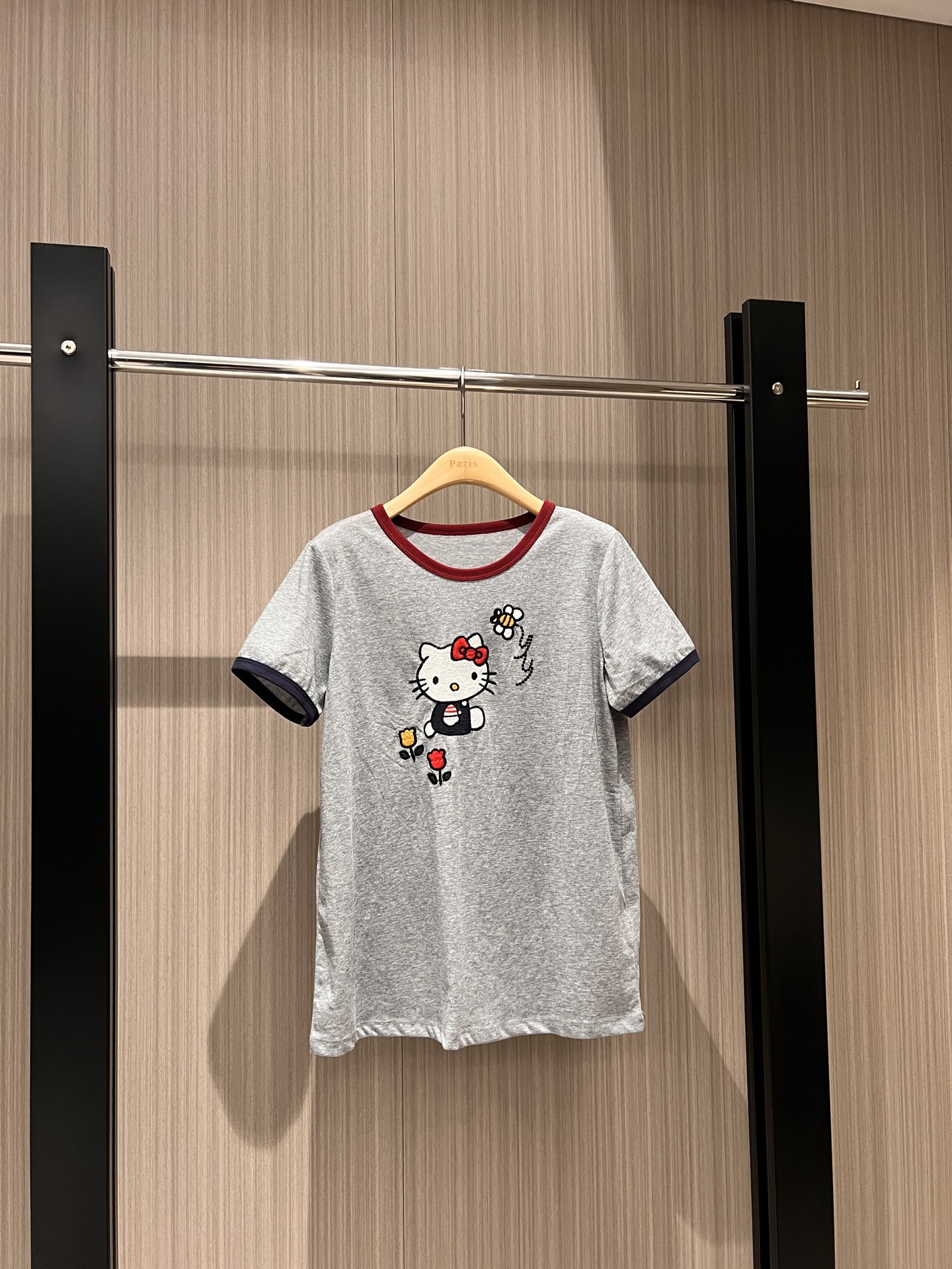 NO:314482,New style cute embroidery kitty kidty cat t-shirt contrasting edge design regular style cute age-reducing gray white SML, tees, t-shirt, alexander wang19860909新款敲可爱刺绣kitty凯蒂猫T恤撞色包边设计 常规版型可爱减龄 灰色白色 SML,,tees，t-shirt,alexander wang,Women's clothing